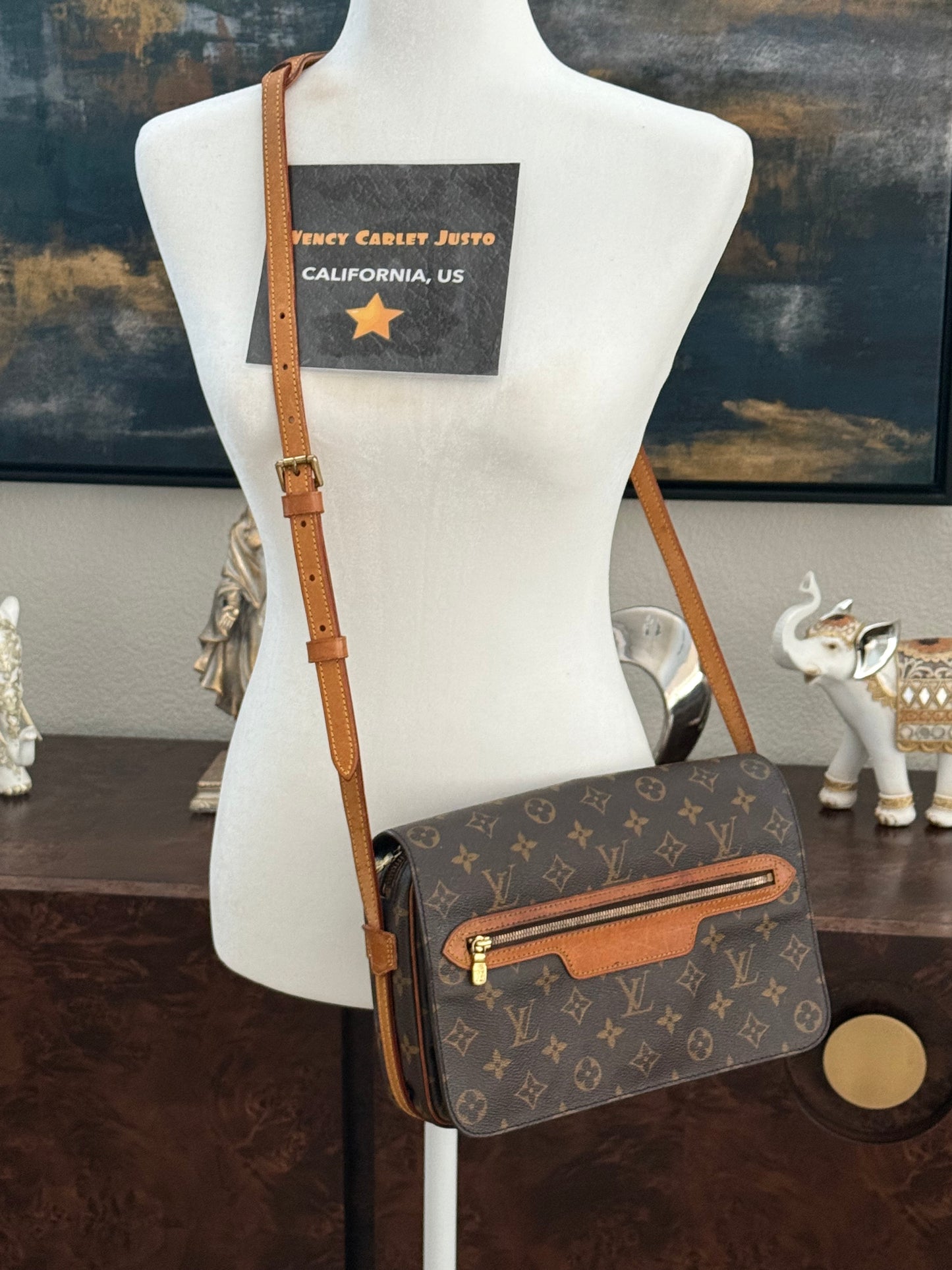 St. Germain 28 Crossbody Bag
๐๏ธ Year: 1995