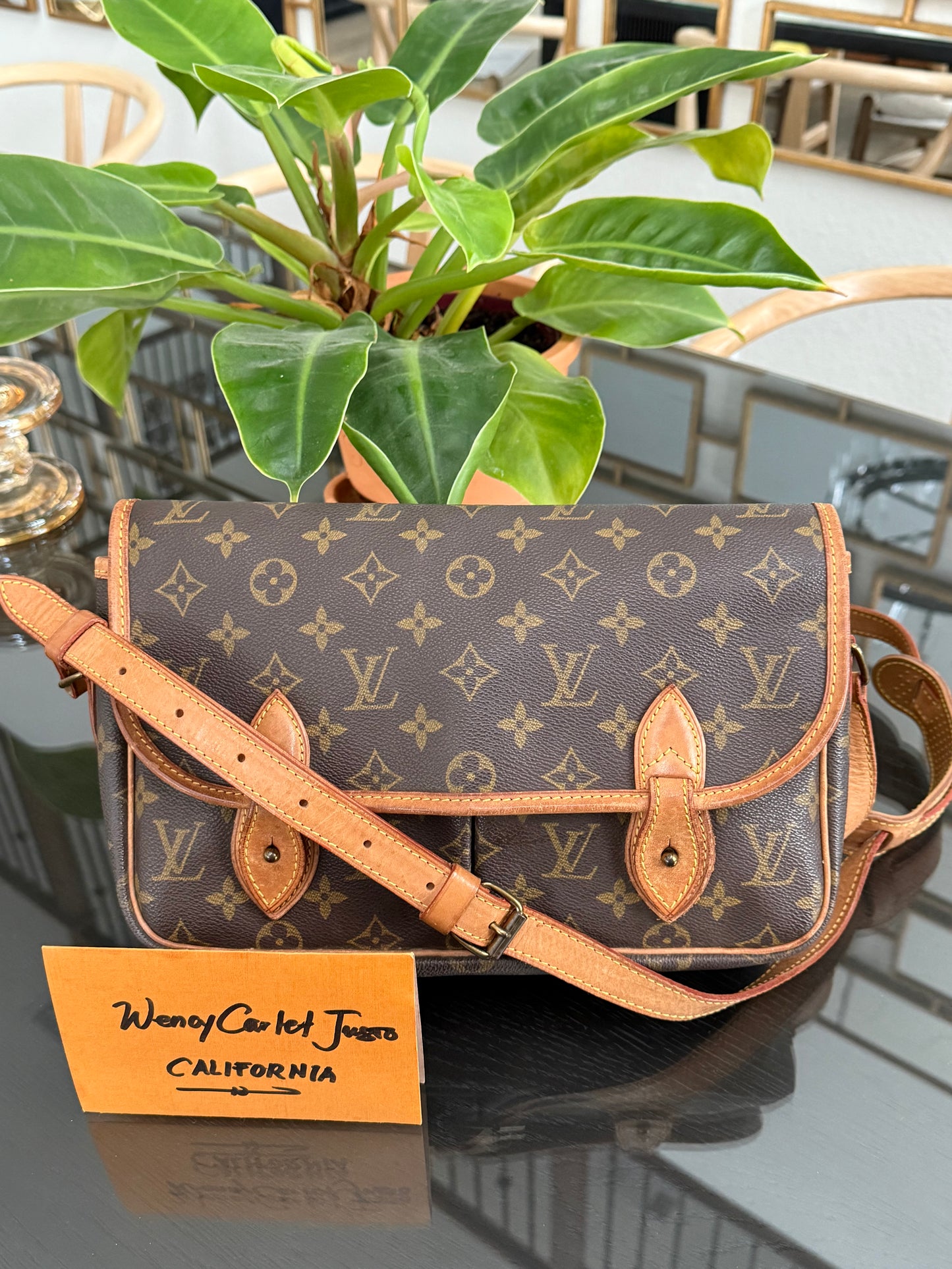 Gibeciere MM Crossbody Messenger -
๐
Year: 1991