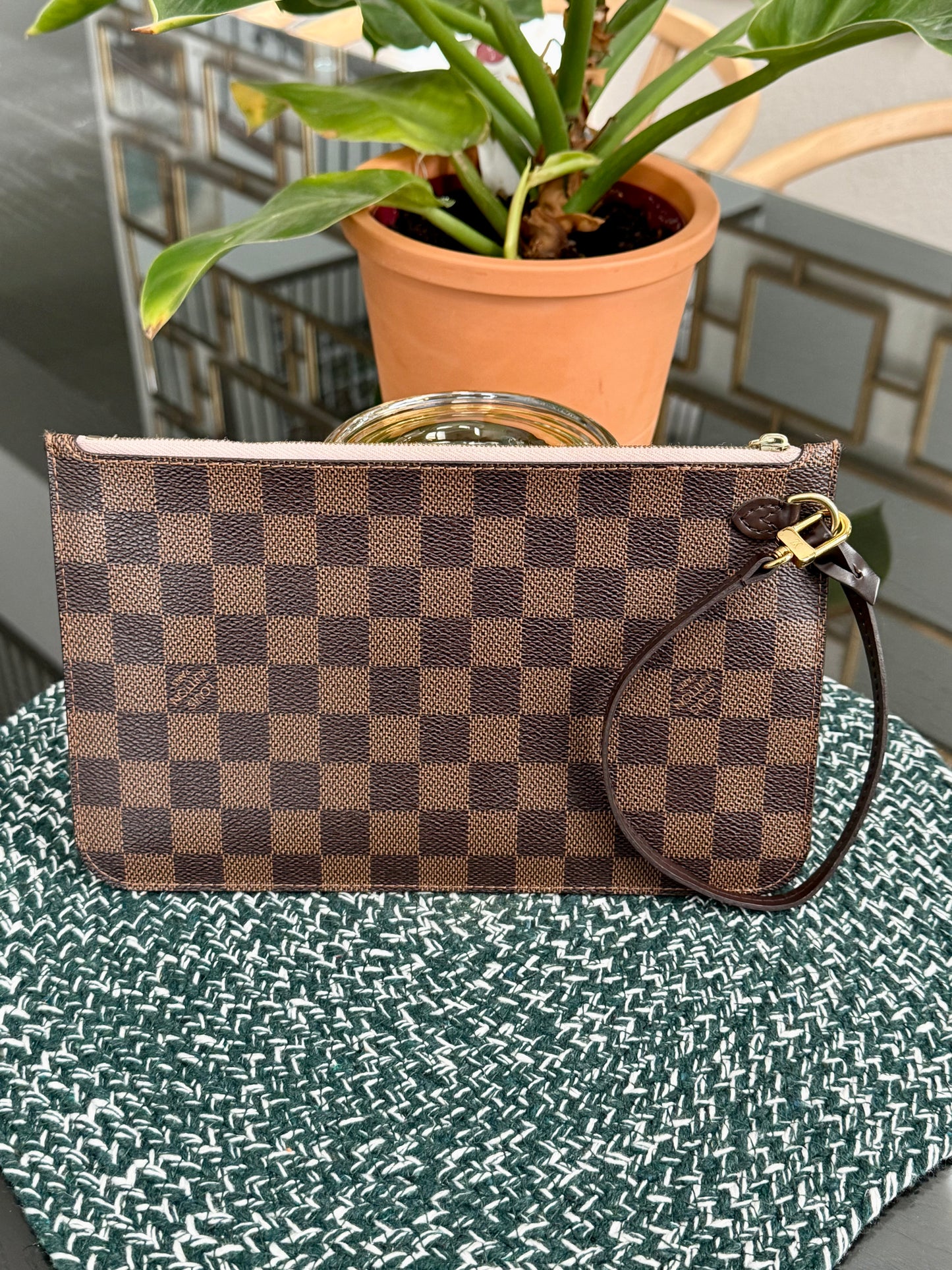 Neverfull MM/GM Pouch in De Rose Ballerine 🗓️ Year: 2016