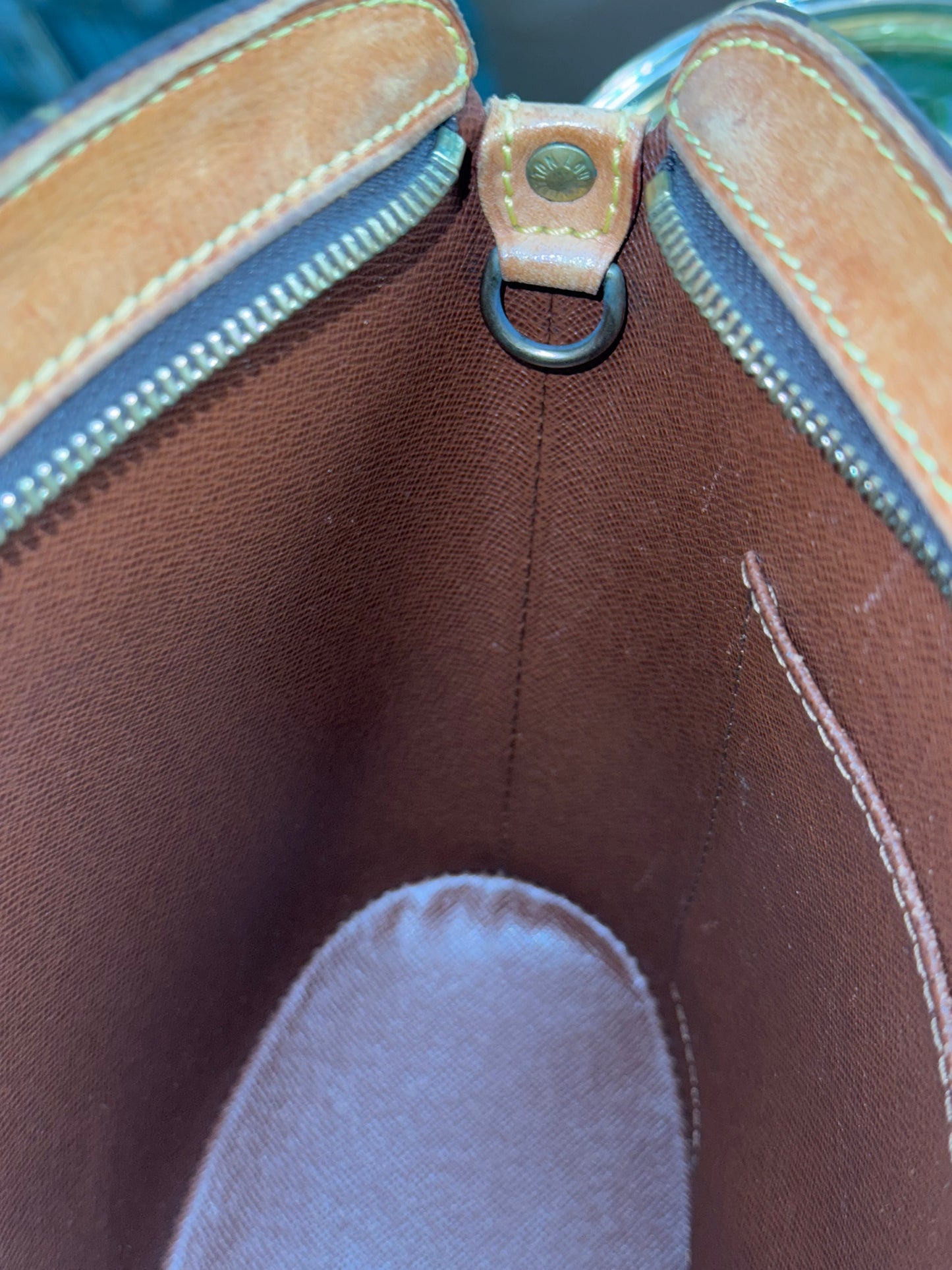 Drouot Crossbody -
π
Year: 2001