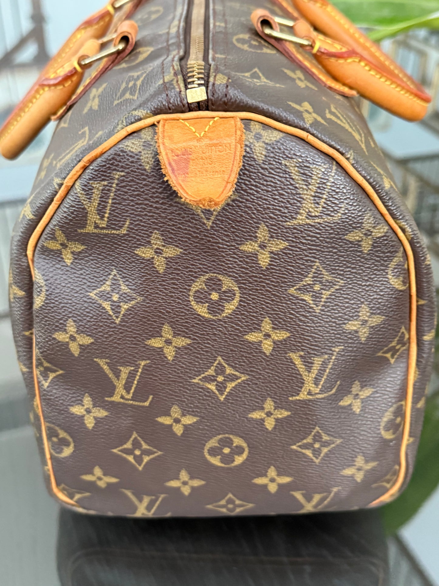 Speedy 30 with π Lock & Key - π
Year: 2001