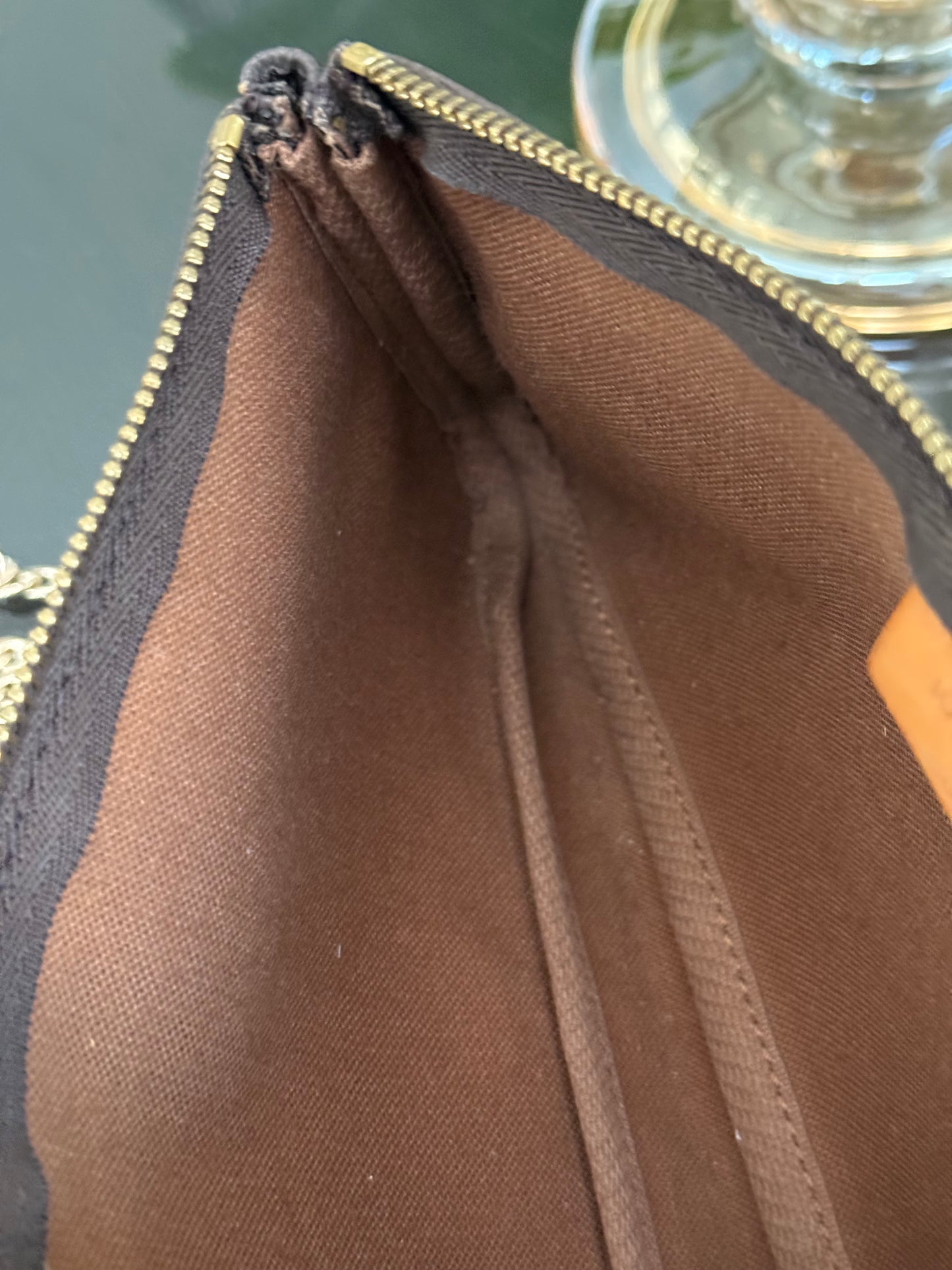 Sac Shopping Pouch with Generic Gold Strap