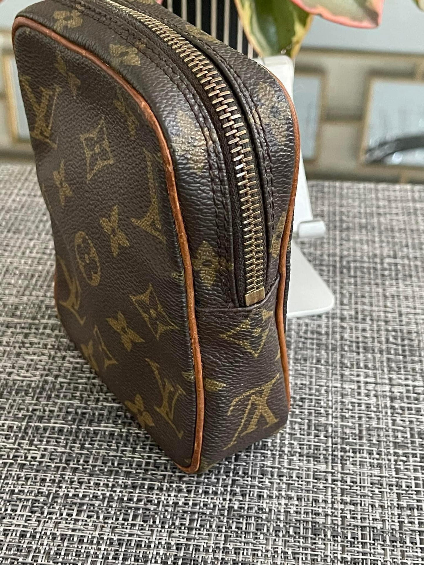A Mini Vintage Trousse Pouch - 🗓️ Year: 1990