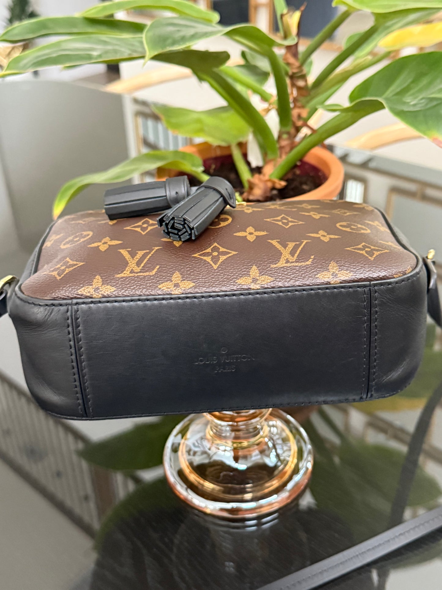 Saintonge Monogram Noir Crossbody -🗓️ Year: 2018