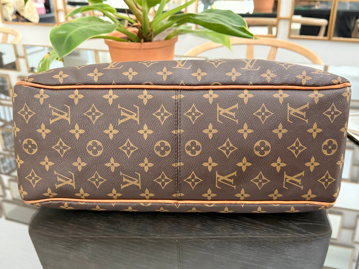 Delightful MM with Dustbag and Insert organizer π
Year: 2011