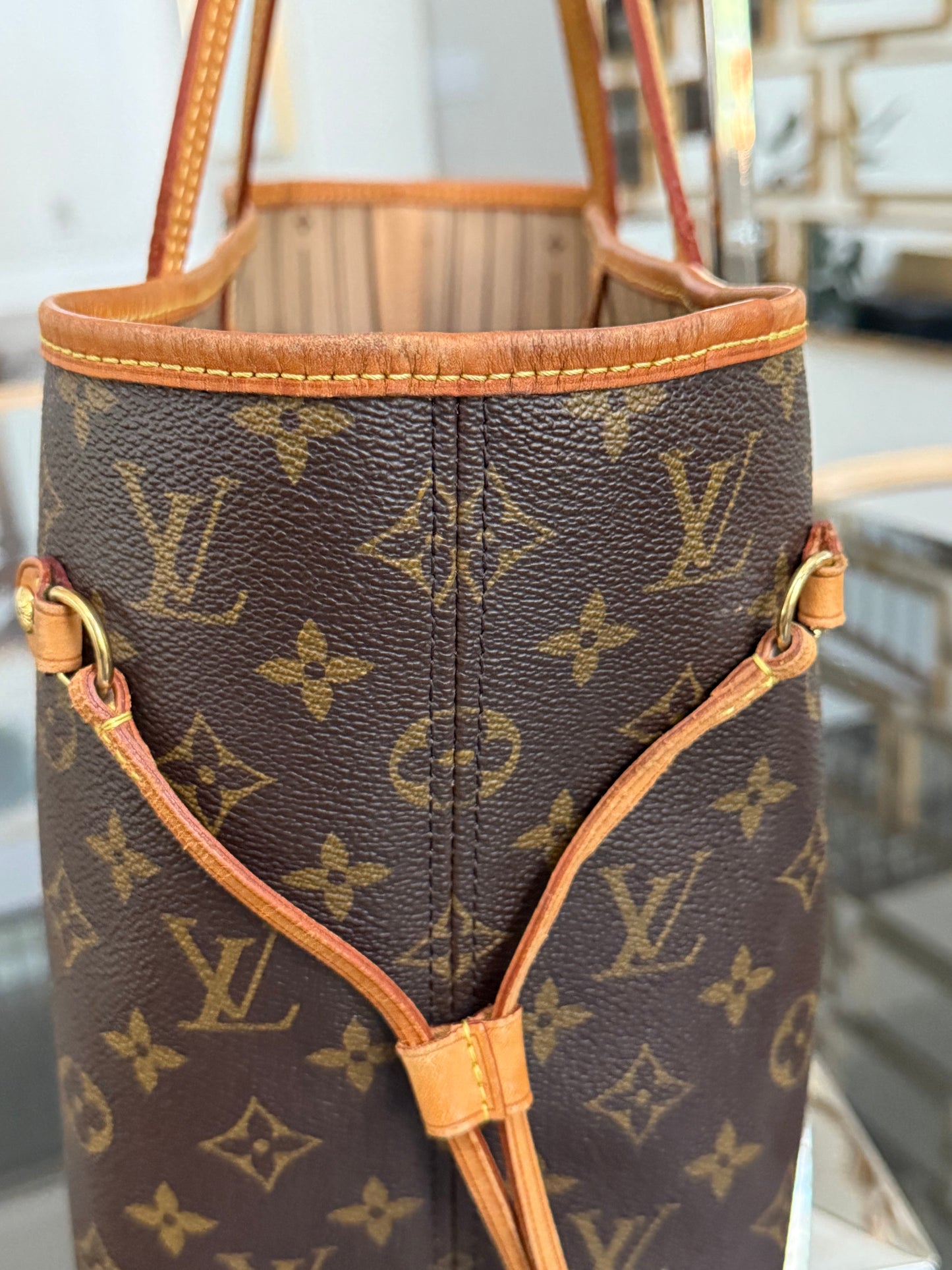 Neverfull MM with Dustbag and Insert Organizer 🗓️ Year: 2008