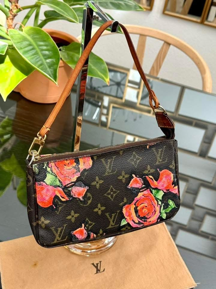 Monogram Roses Pochette Accessories with Dustbag and Paper bag ๐
Year: 2008