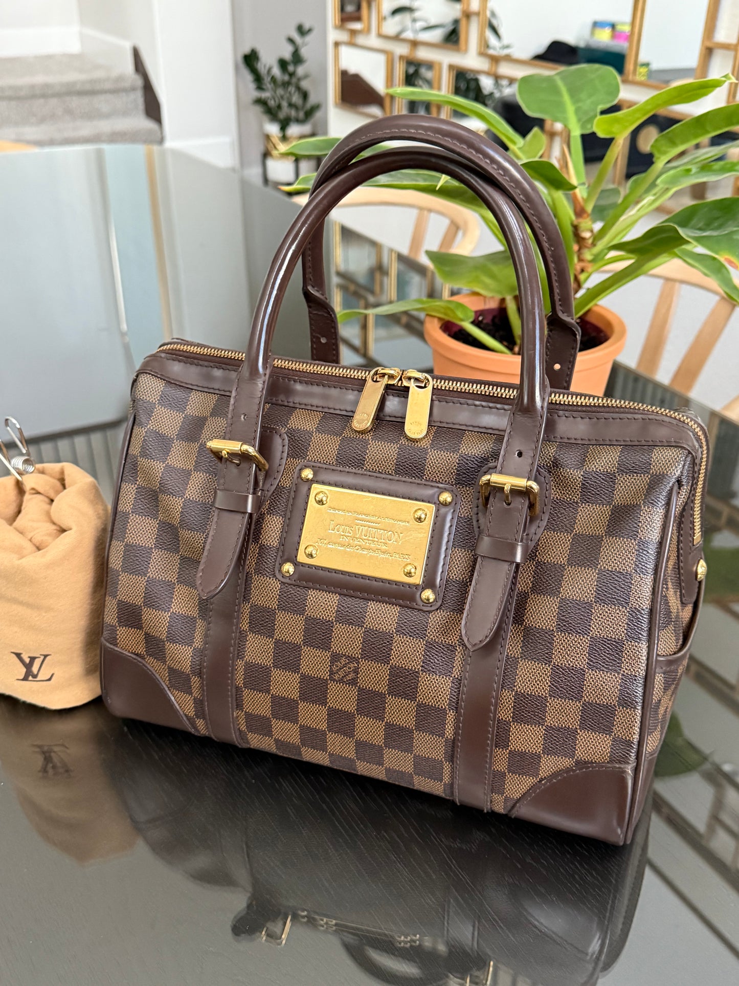Berkeley Damier Ebene with Dustbag 🗓️ Year: 2009