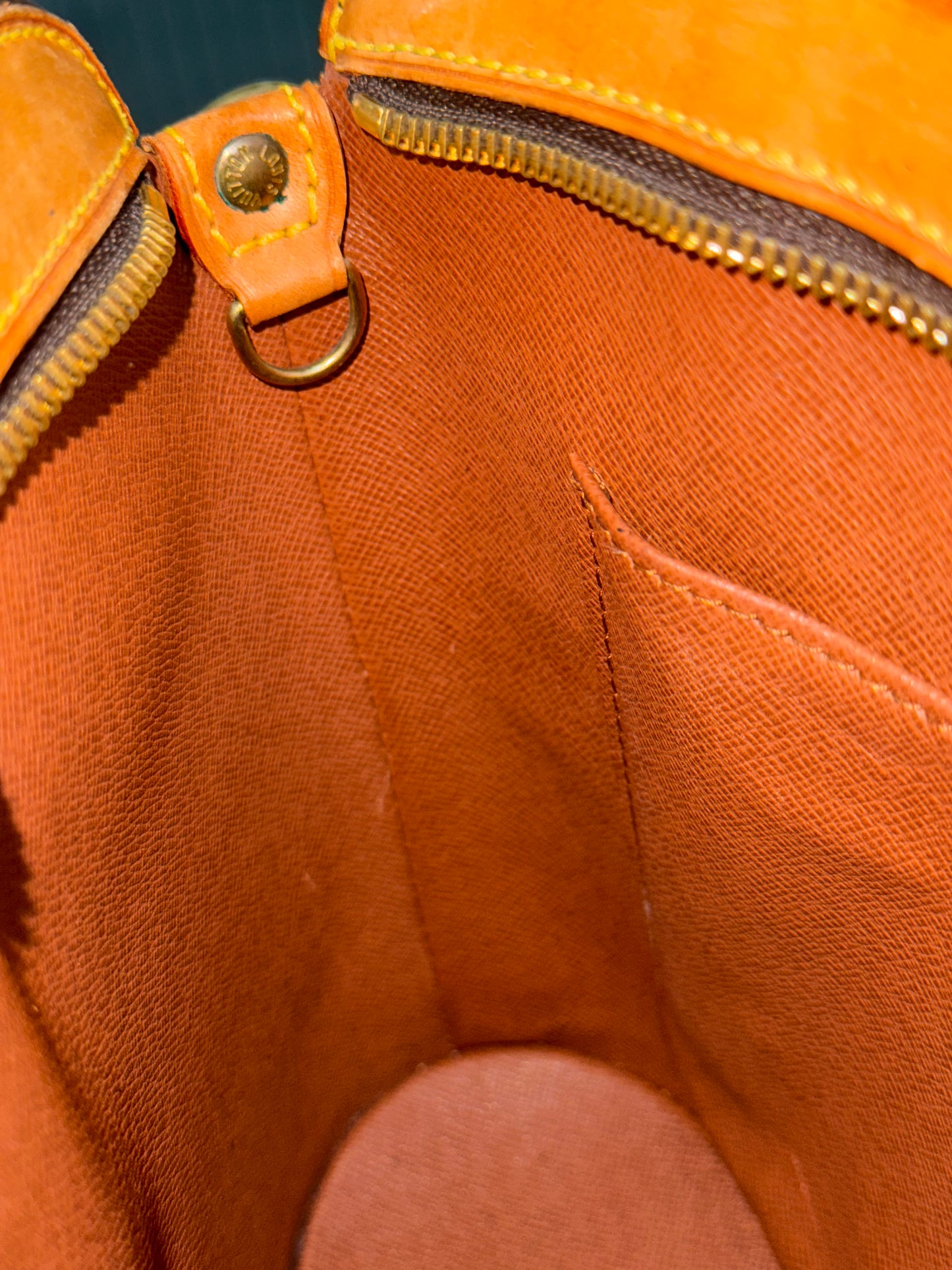 Drouot Crossbody -π
Year: 1997