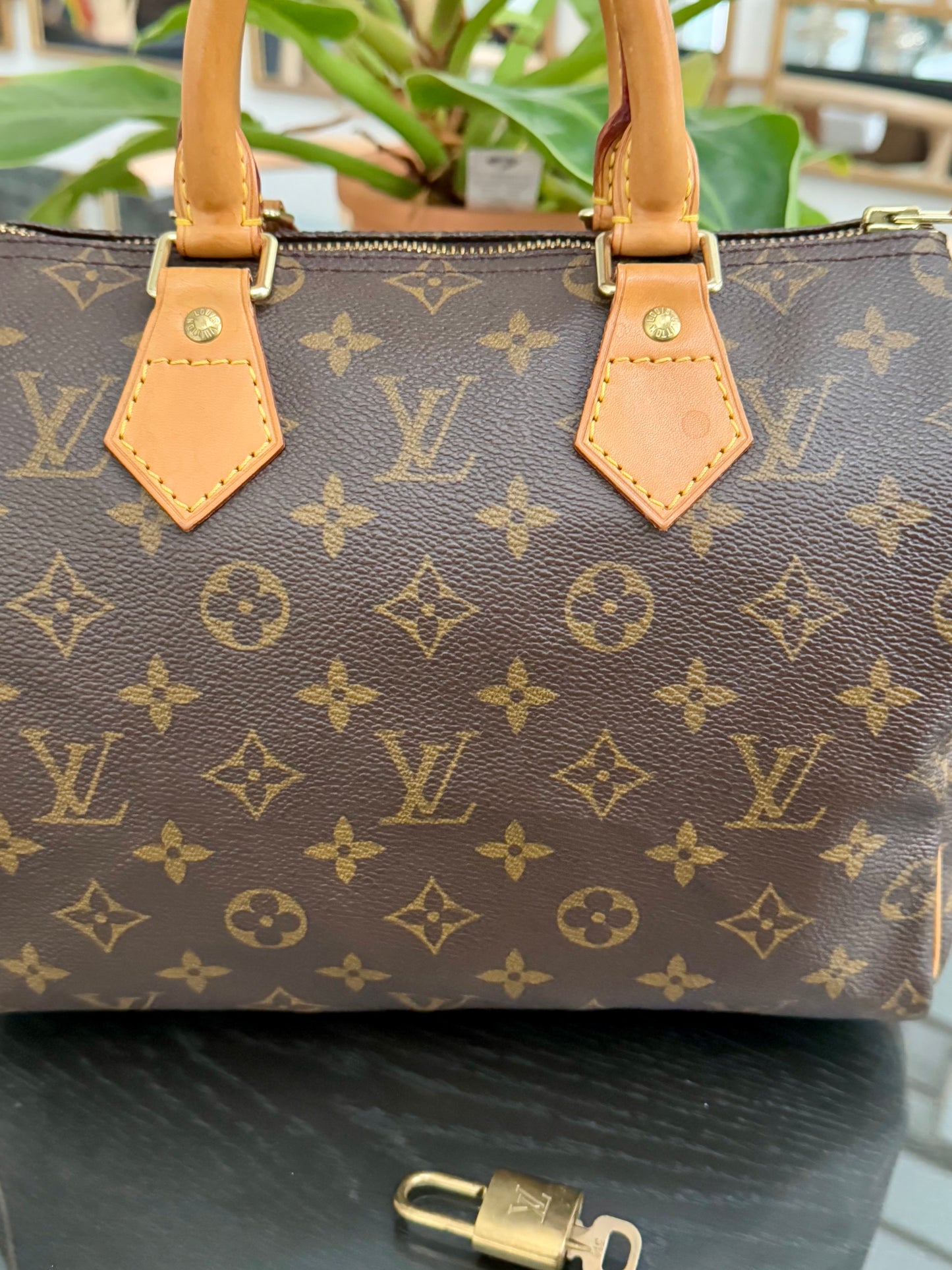 Speedy 25 with 🔐 Lock and Key 🌷Year: 1999