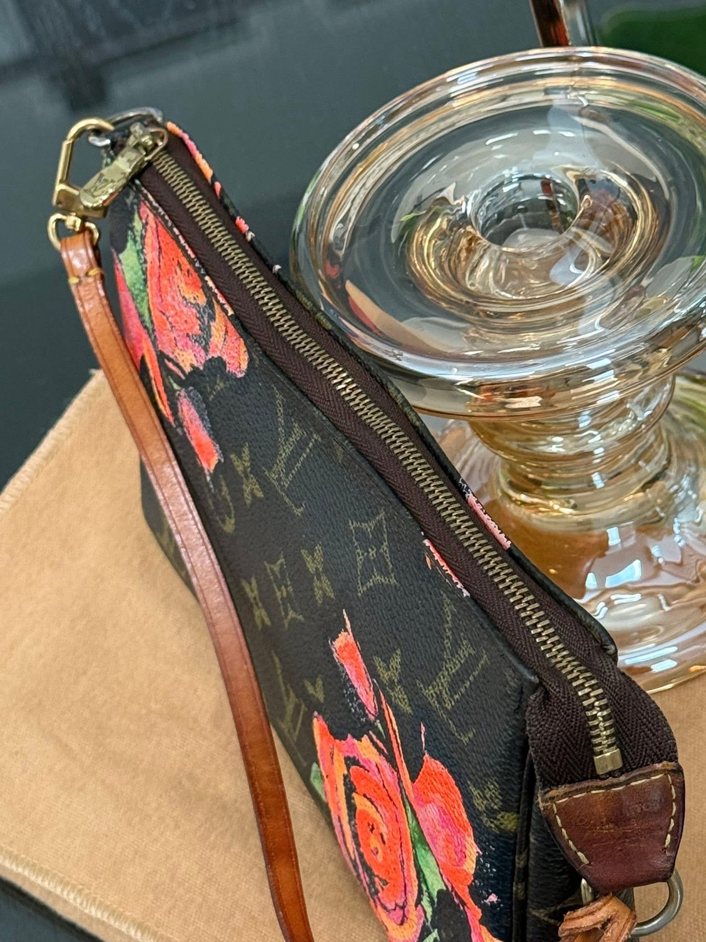 Monogram Roses Pochette Accessories with Dustbag and Paper bag ๐
Year: 2008