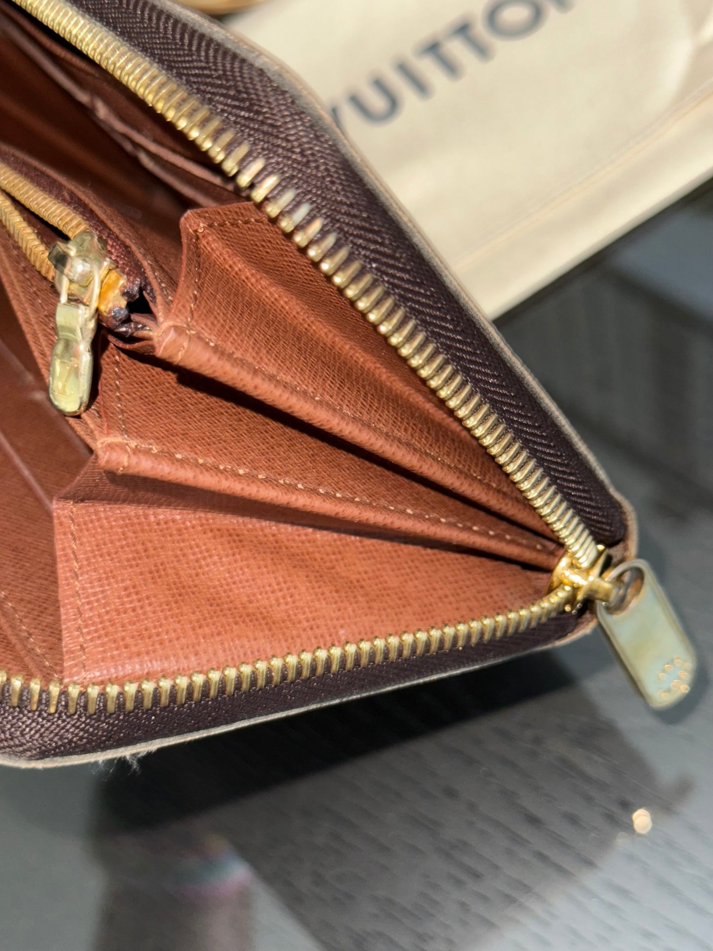 Zippy Long Wallet in Monogram with Dustbag and Box π
Year: 2009