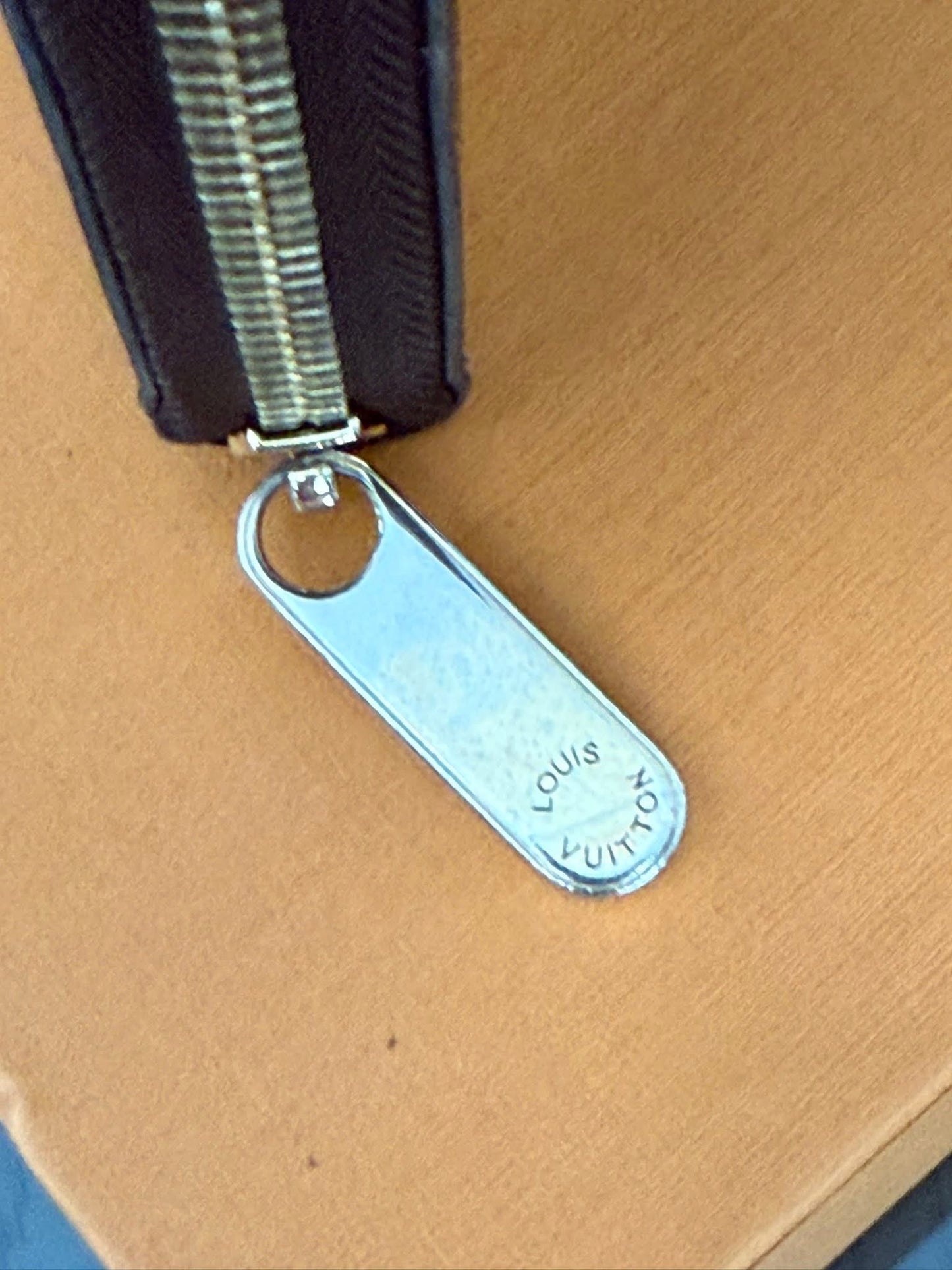 Zippy Long Wallet in DE with Box Year: 2013