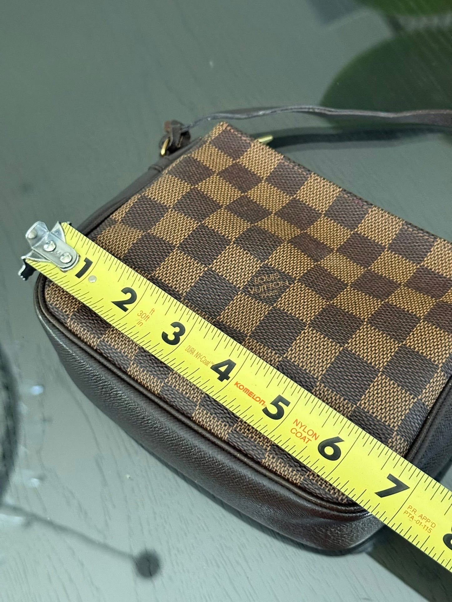 Damier Ebene Trousse Pochette - ๐
Year: 2008