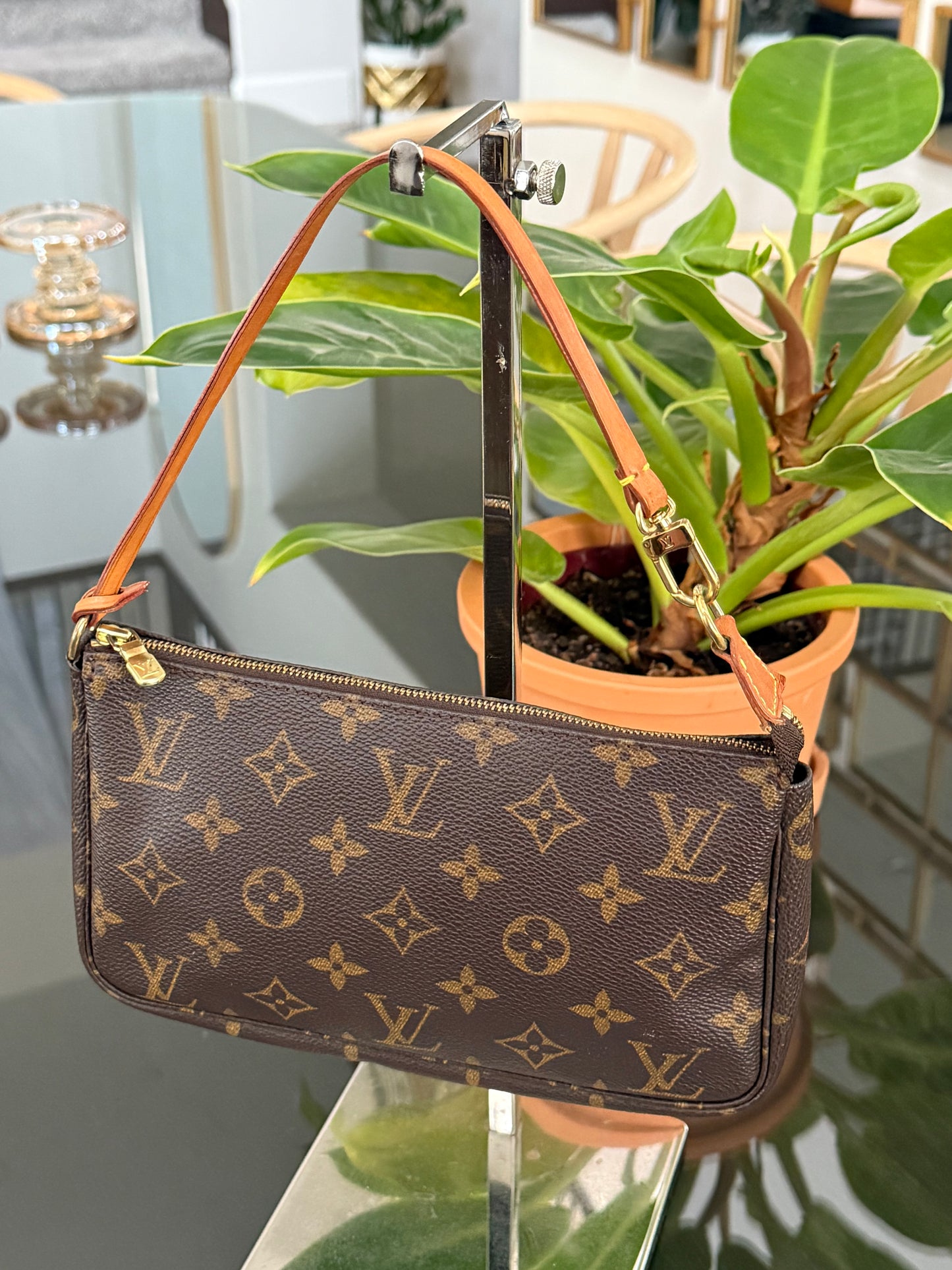 Pochette Accessories - ๐
Year: 2000