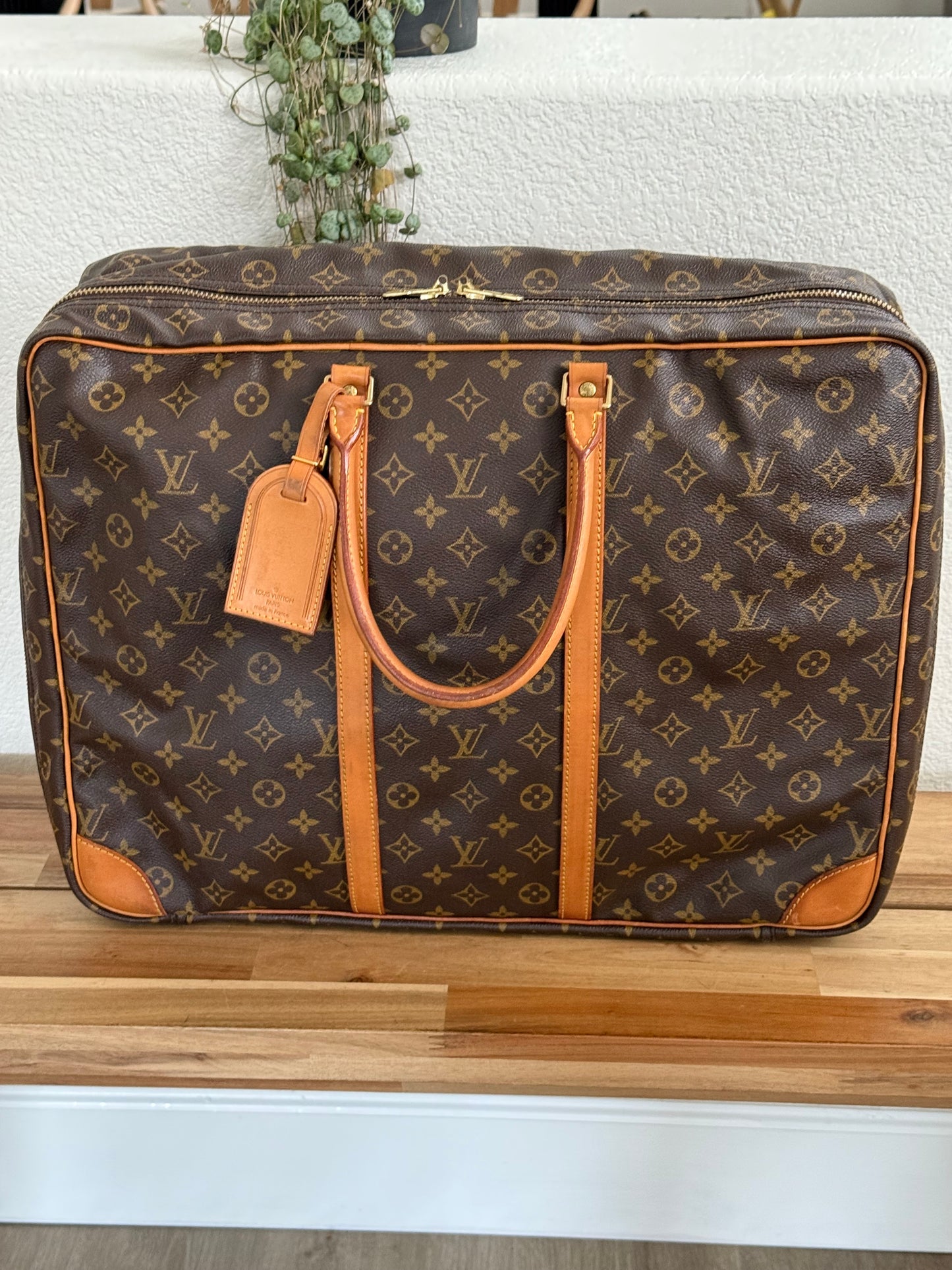 Sirius 50 Soft Suitcase Luggage - ๐
Year: 199