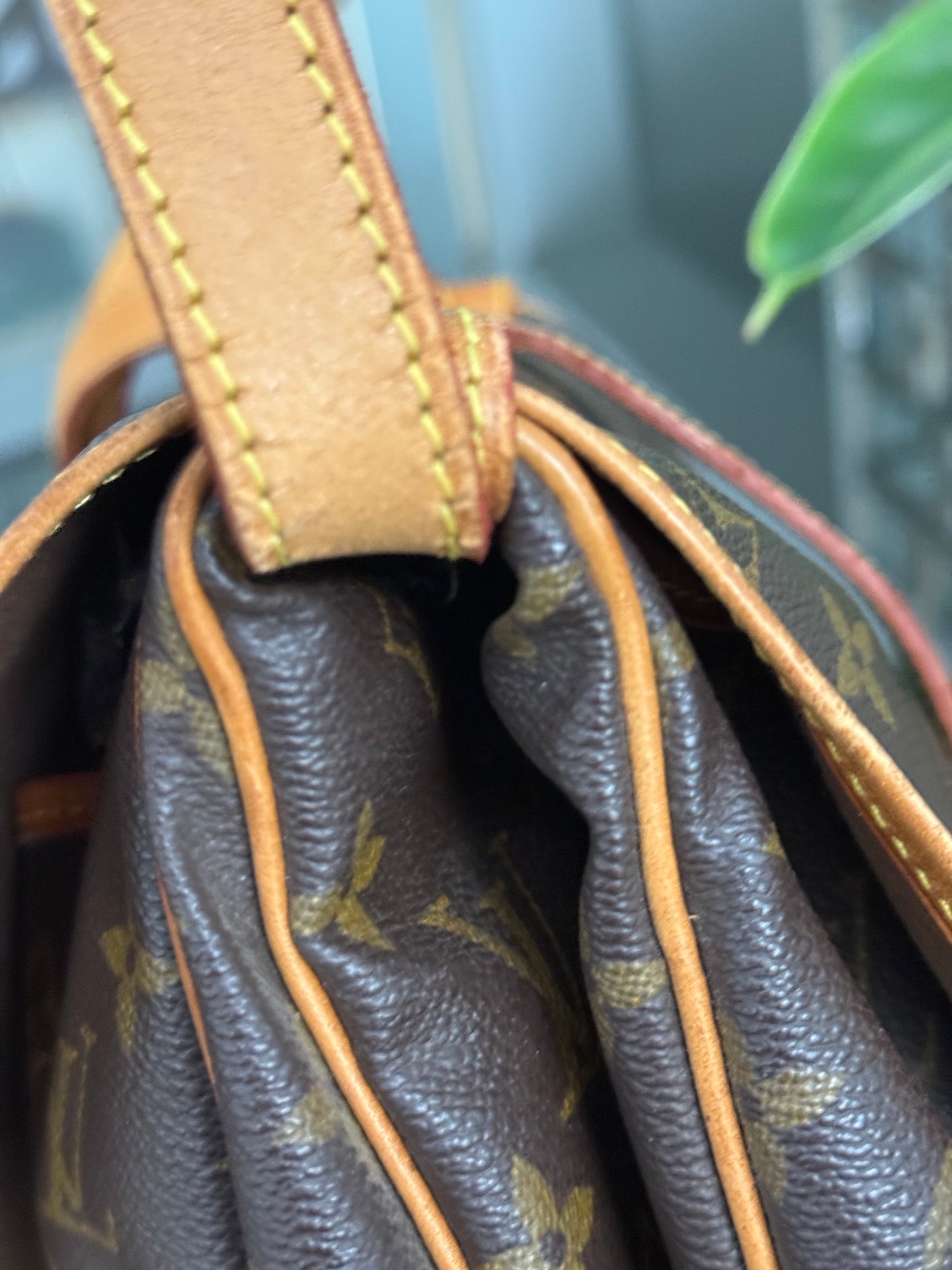 Saumur 30 Crossbody - Year: 1996