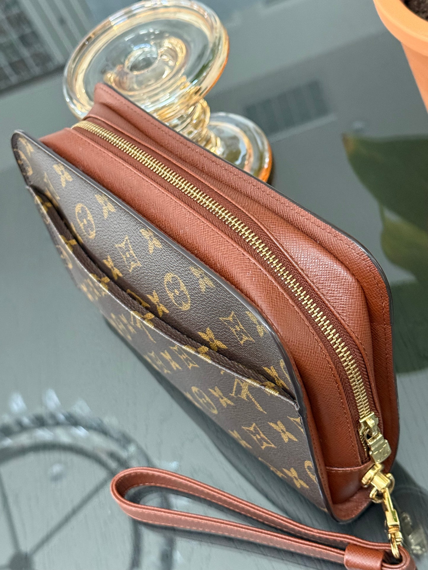Orsay Clutch -
🗓️ Year: 2001