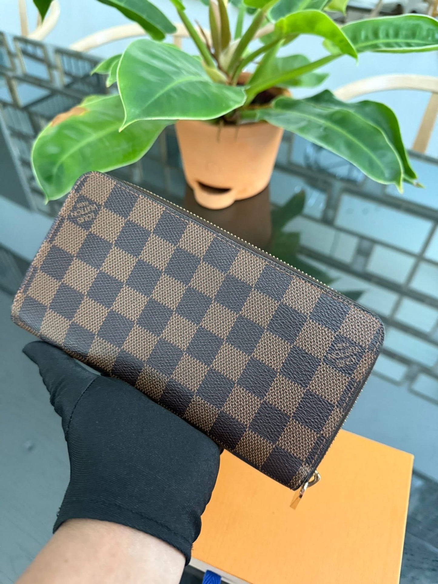 Zippy Long Wallet in DE with Box Year: 2013