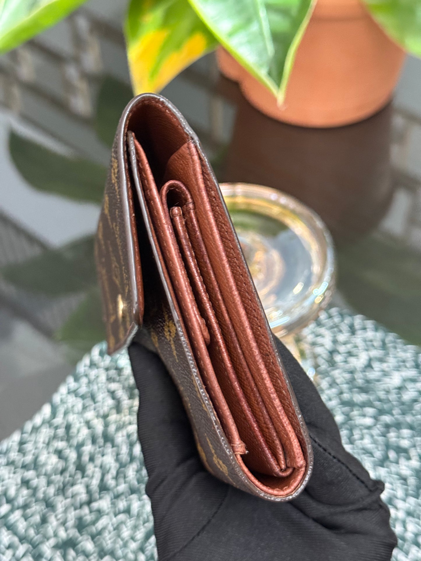 Etui Wallet Passport Holder in Monogram with 6 Cardholders ๐๏ธ Year: 1999