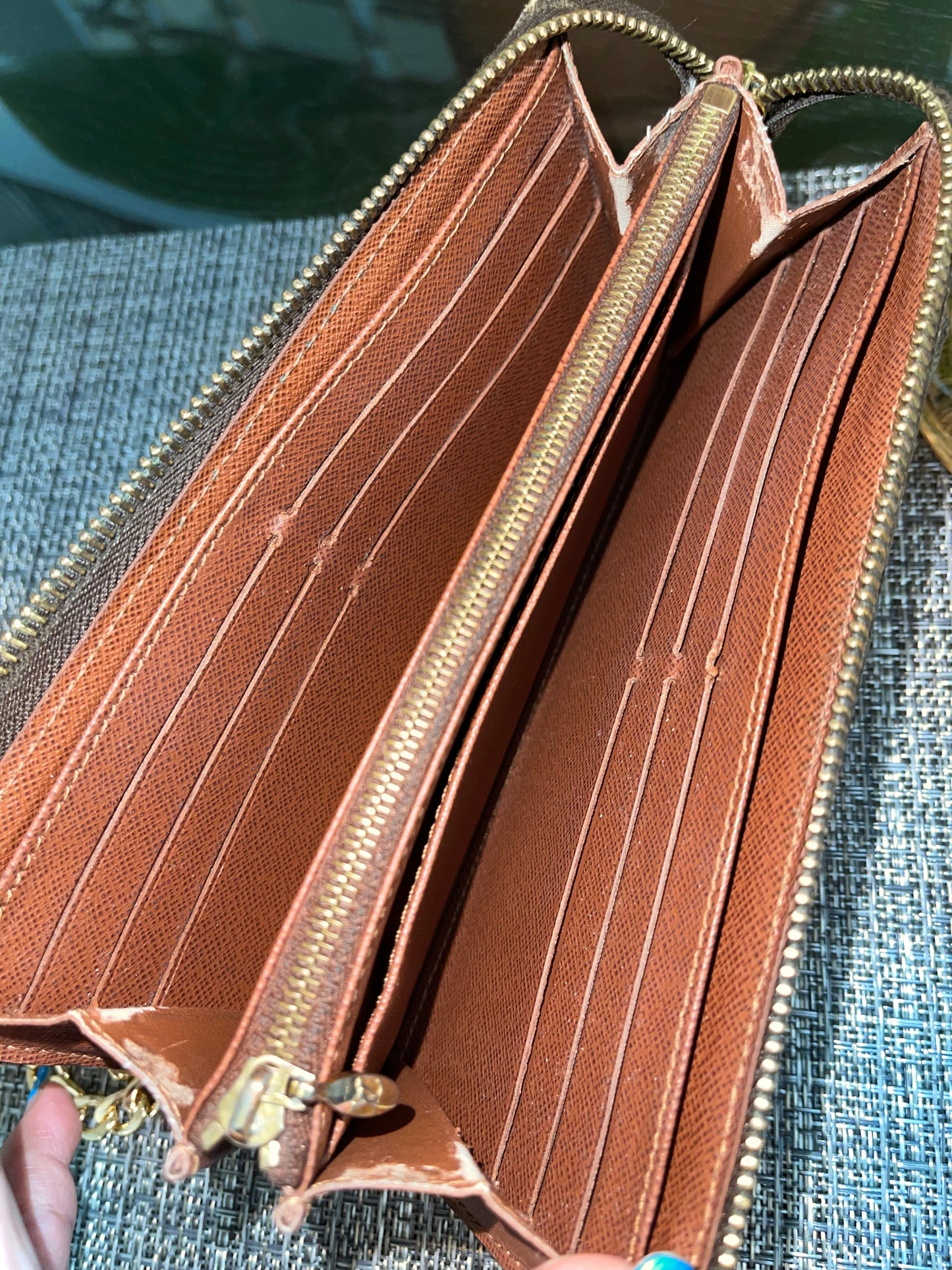 Monogram Astrid Wallet w/ generic wrist strap - ๐
Year: 2008