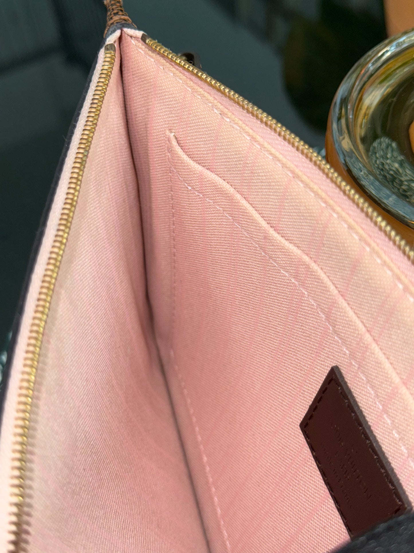 Neverfull MM/GM Pouch in De Rose Ballerine 🗓️ Year: 2016