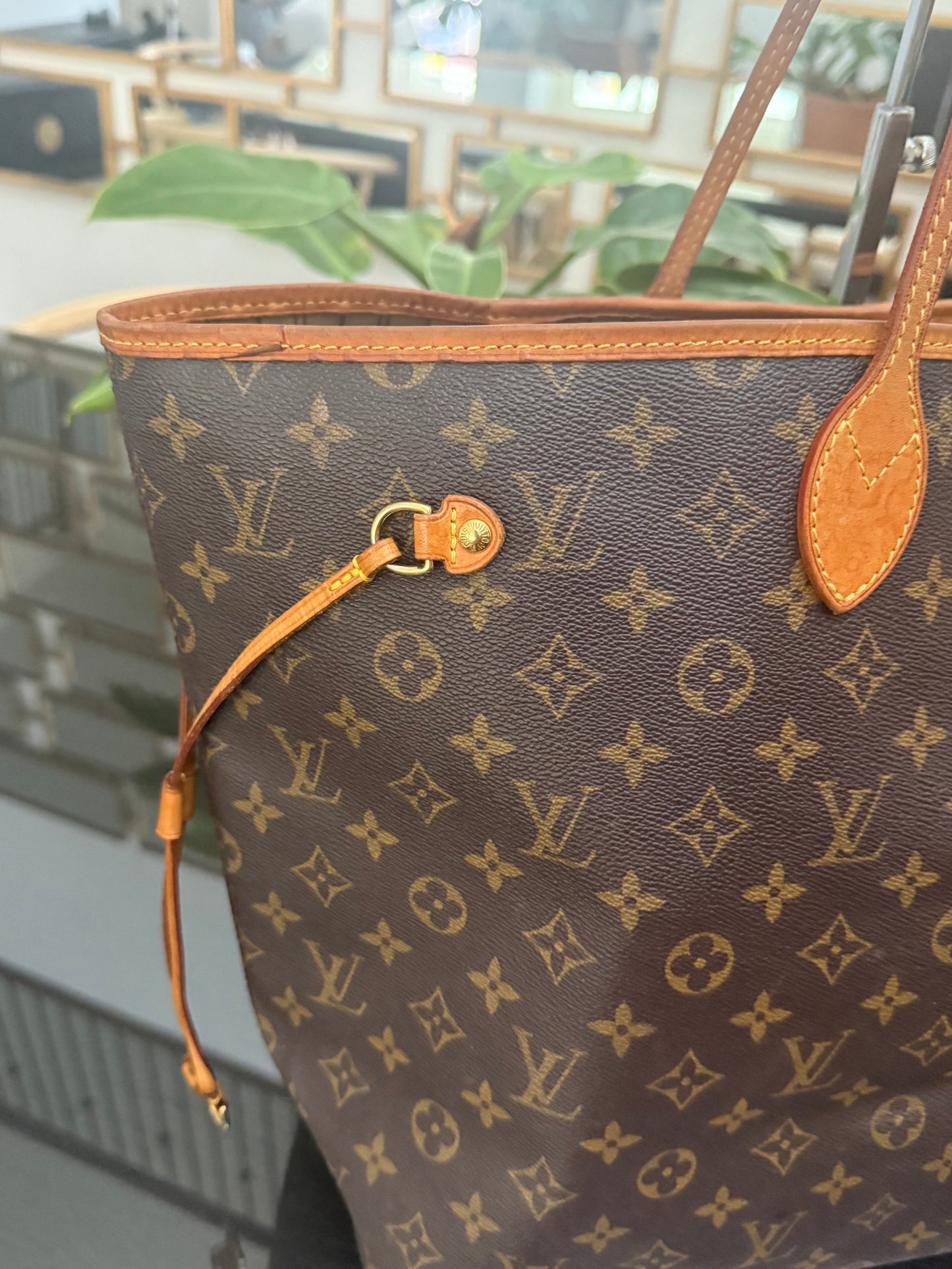 Neverfull GM in Monogram with Insert Organizer 🗓️ Year: 2007