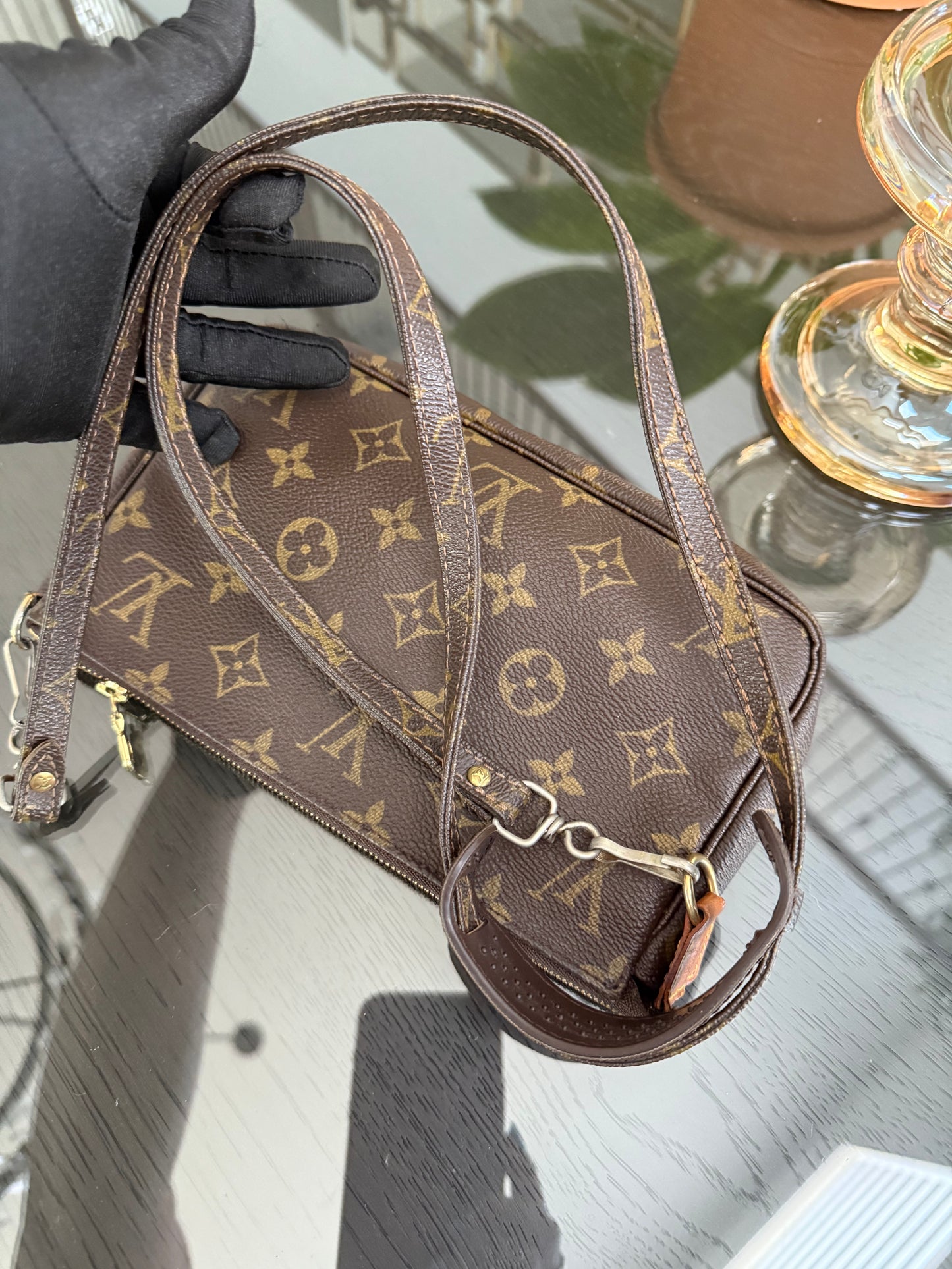Pochette Accessories with Vintage Crossbody Strap - ๐
Year: 1999