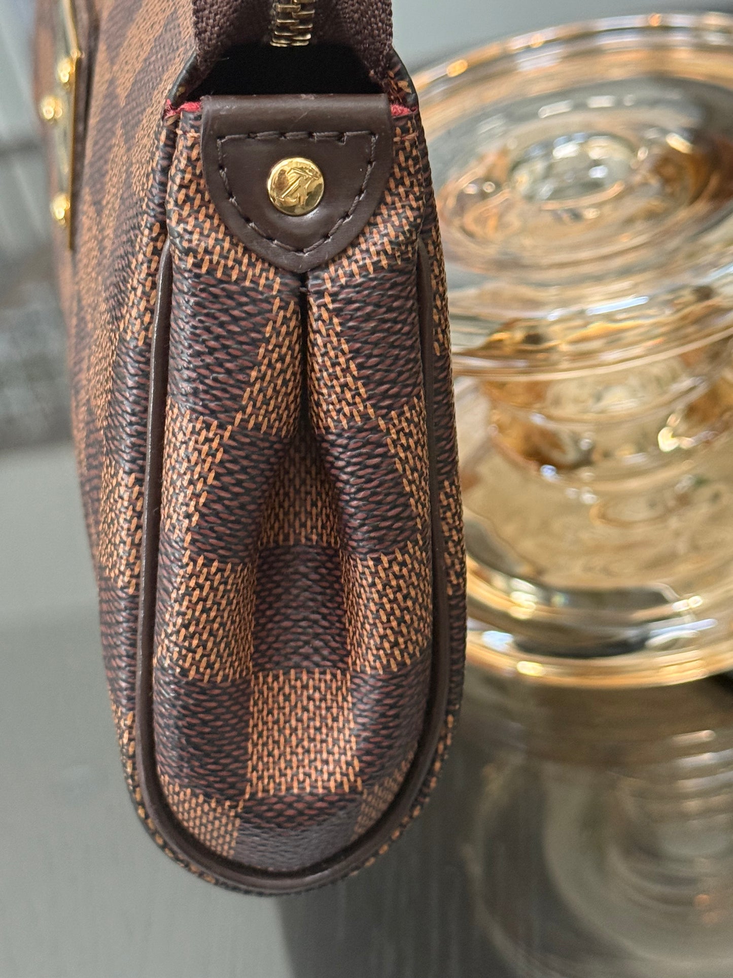 Eva Clutch in DE with Dustbag,Box and Paper bag
๐๏ธ Year: 2015