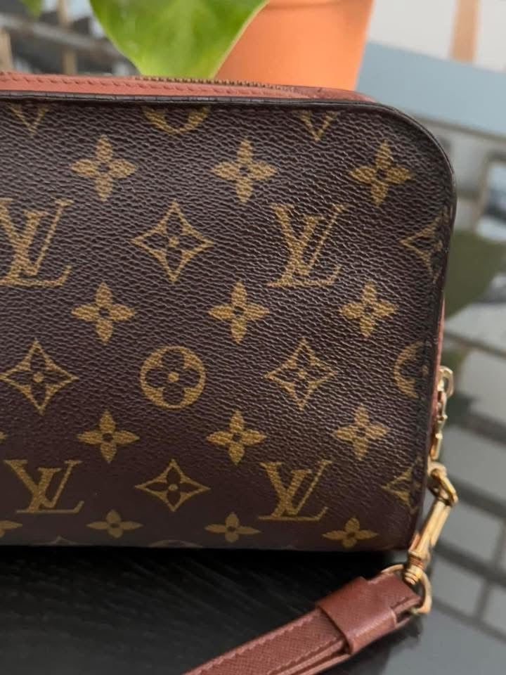 Orsay Clutch -
๐๏ธ Year: 1998