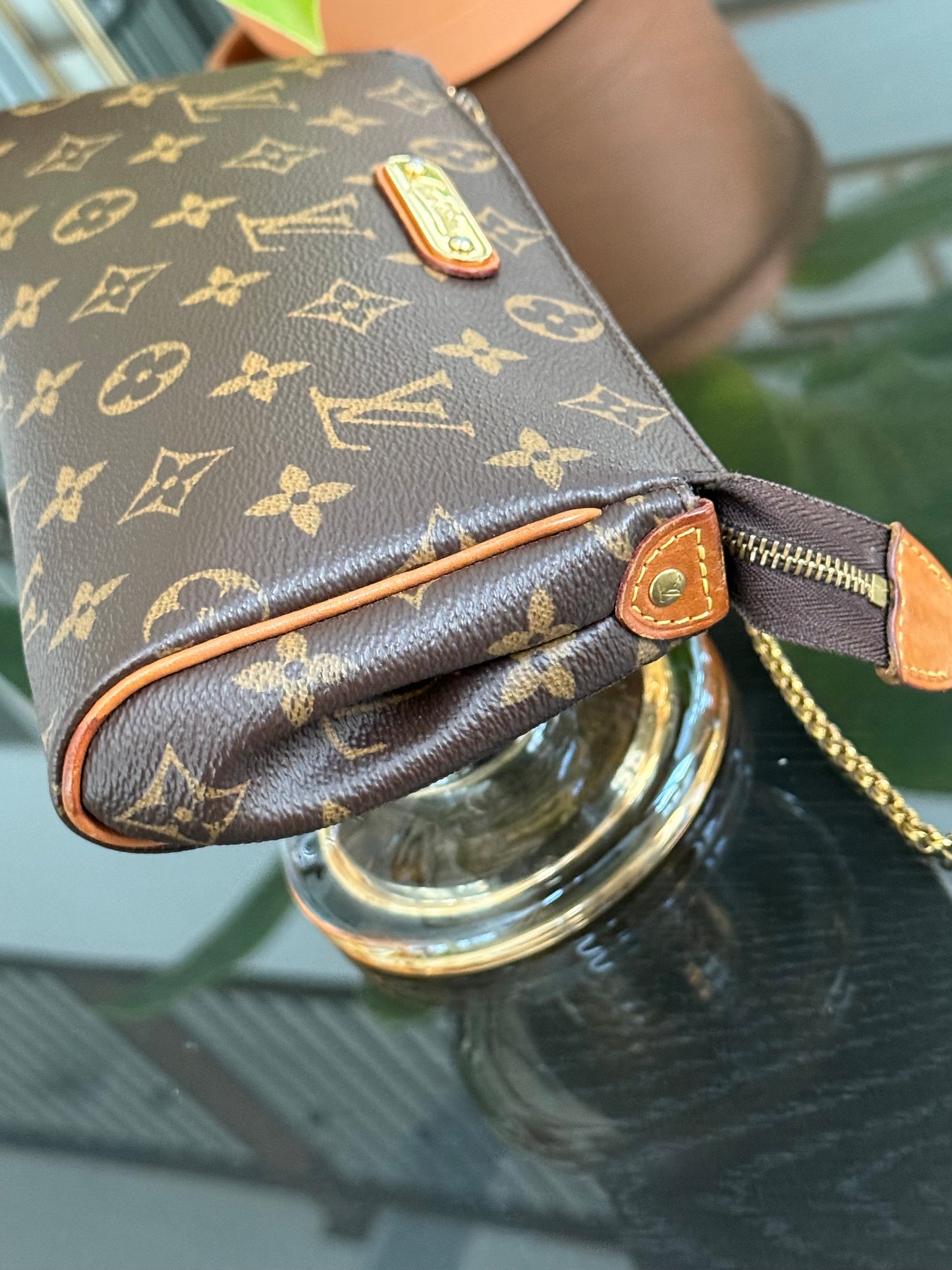 Eva Clutch with Dustbag- ๐๏ธ Year: 2015