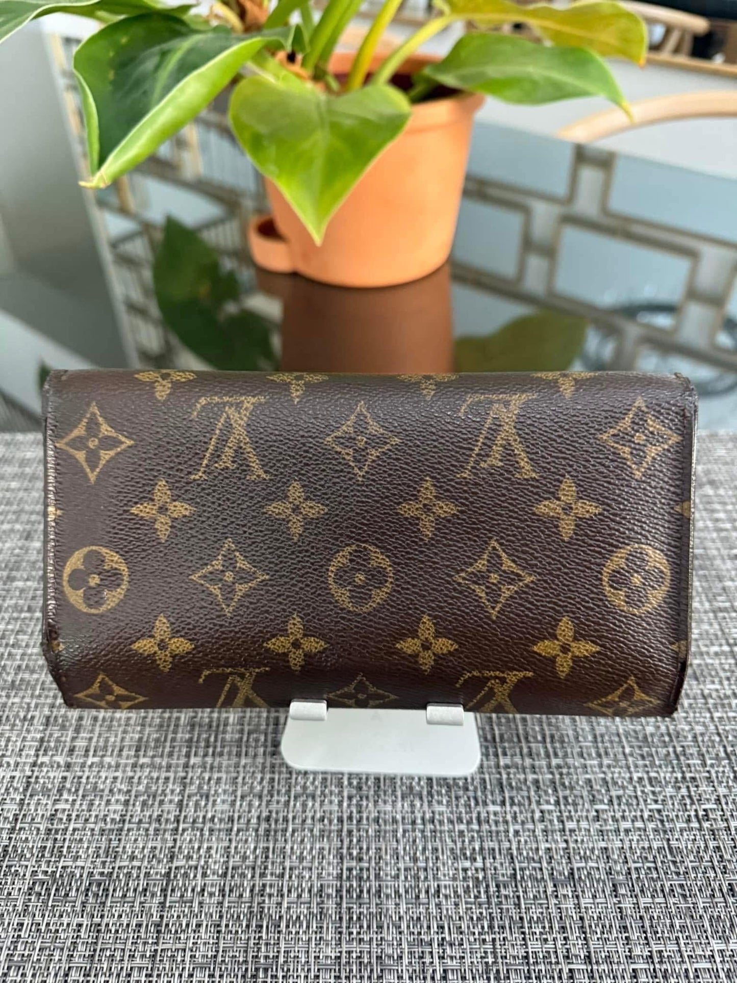 International Wallet with 8 Cardholders ๐๏ธ Year: 2008