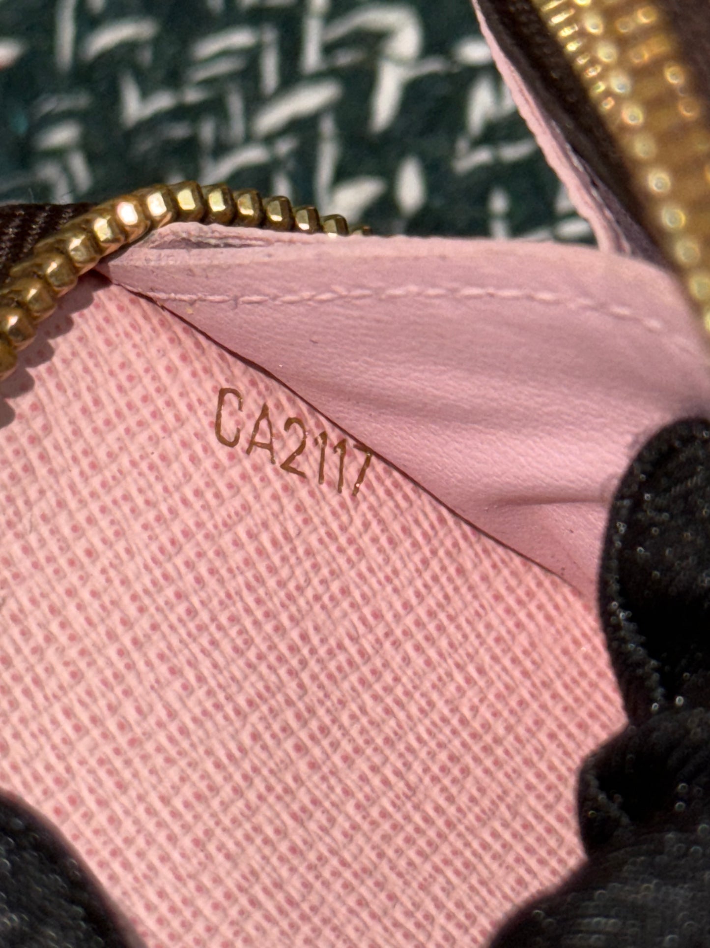Clemence Wallet in Rose Ballerine with Dustbag and box 🗓️ Year: 2017
