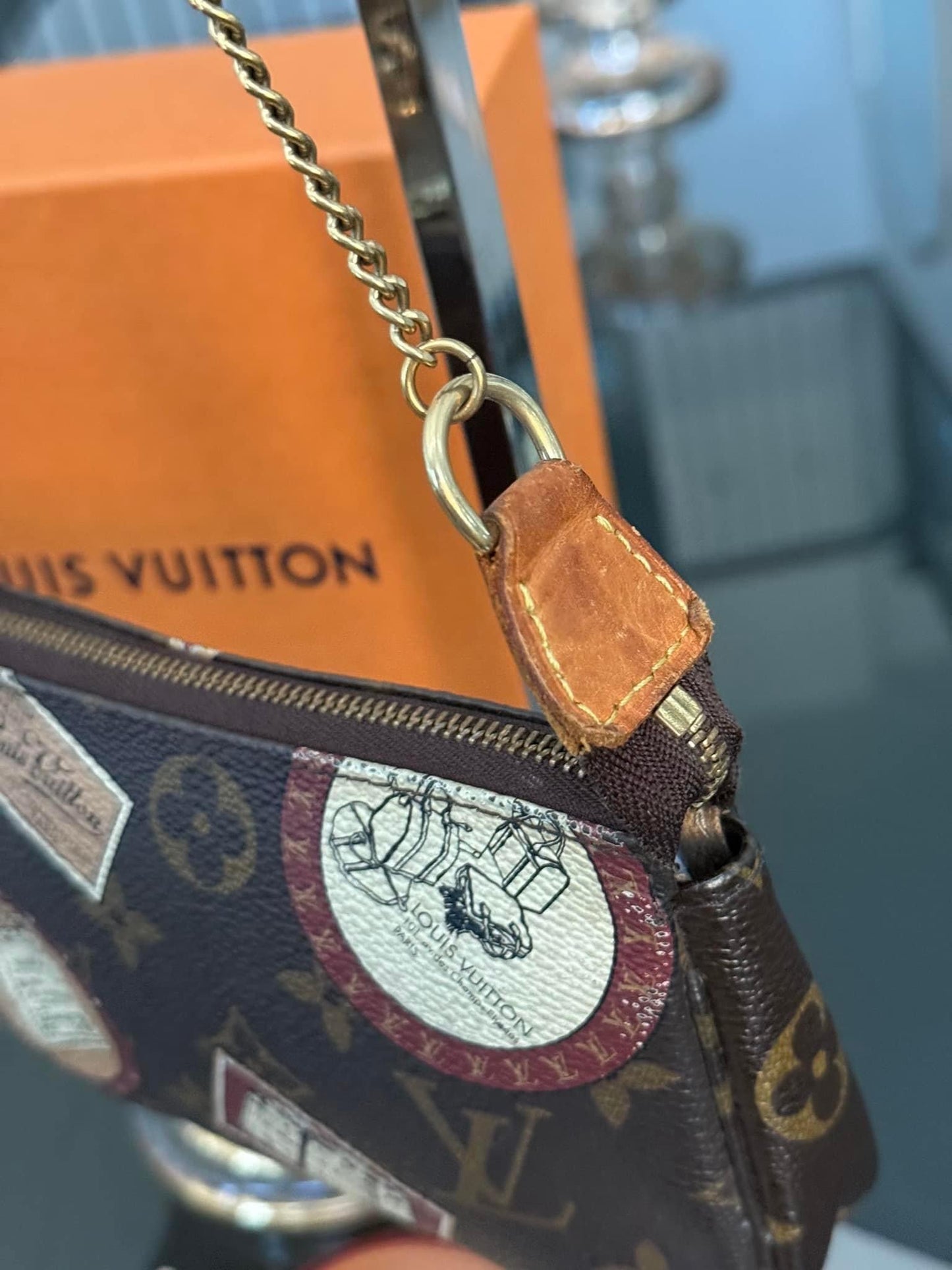 Monogram Patch Mini Pochette Accessories with Vanchetta Handle, Dustbag & Box - π
Year: 2009