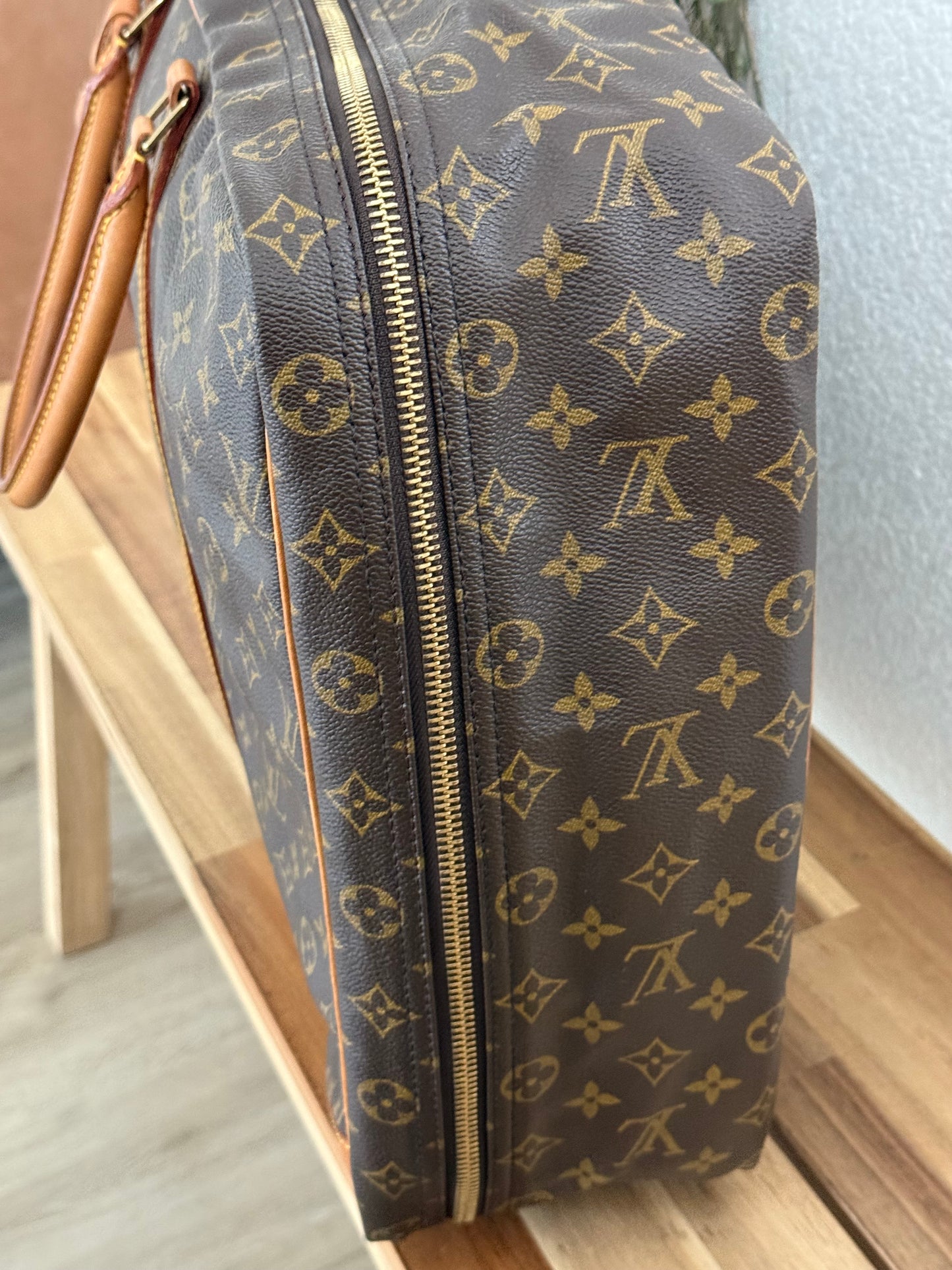 Sirius 50 Soft Suitcase Luggage - ๐
Year: 199