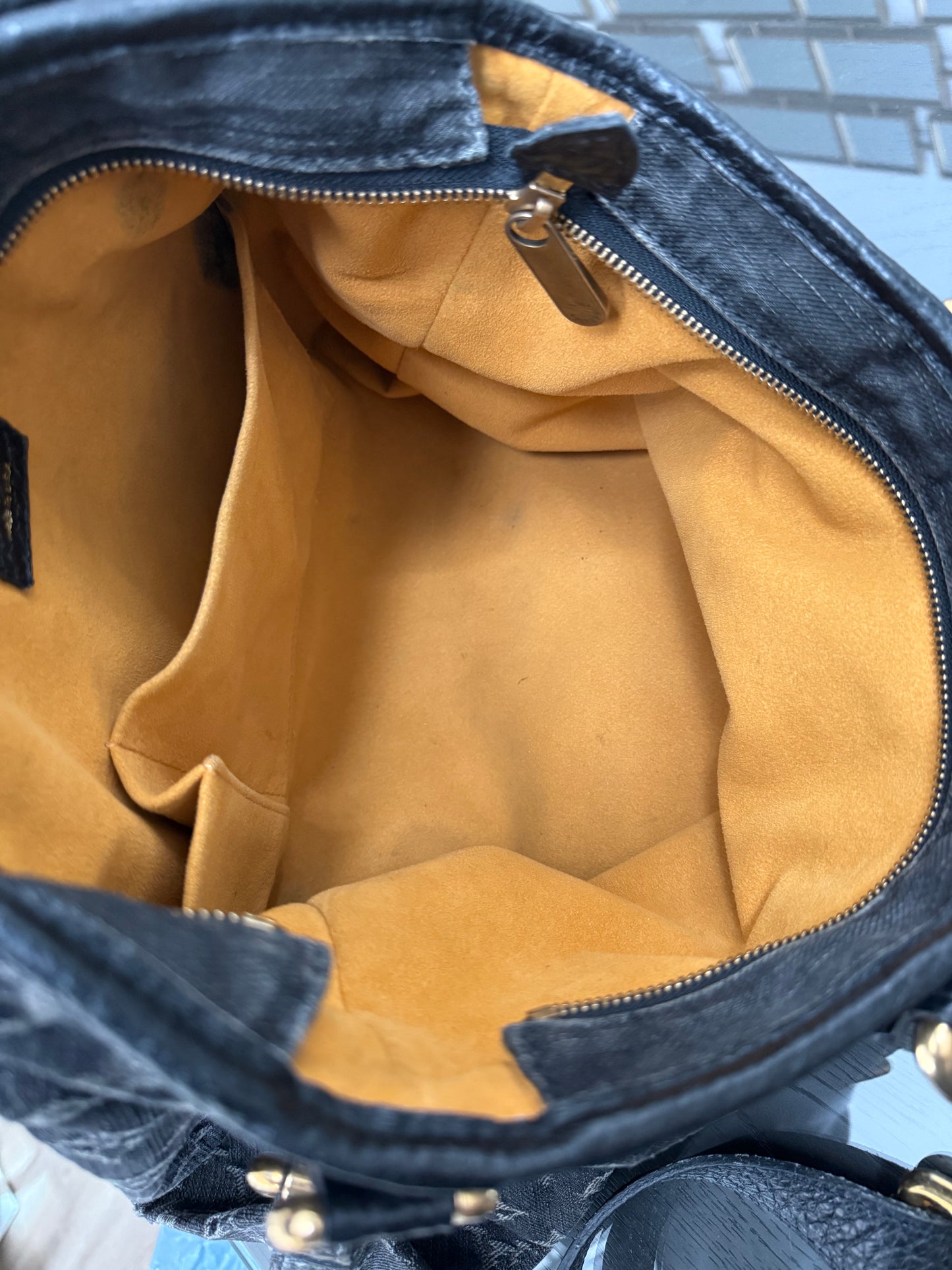 Neo Cabby MM in Black Denim - ๐
Year: 2007
