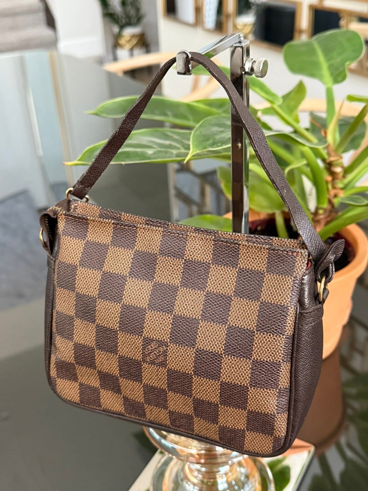 Damier Ebene Trousse Pochette - ๐
Year: 2008