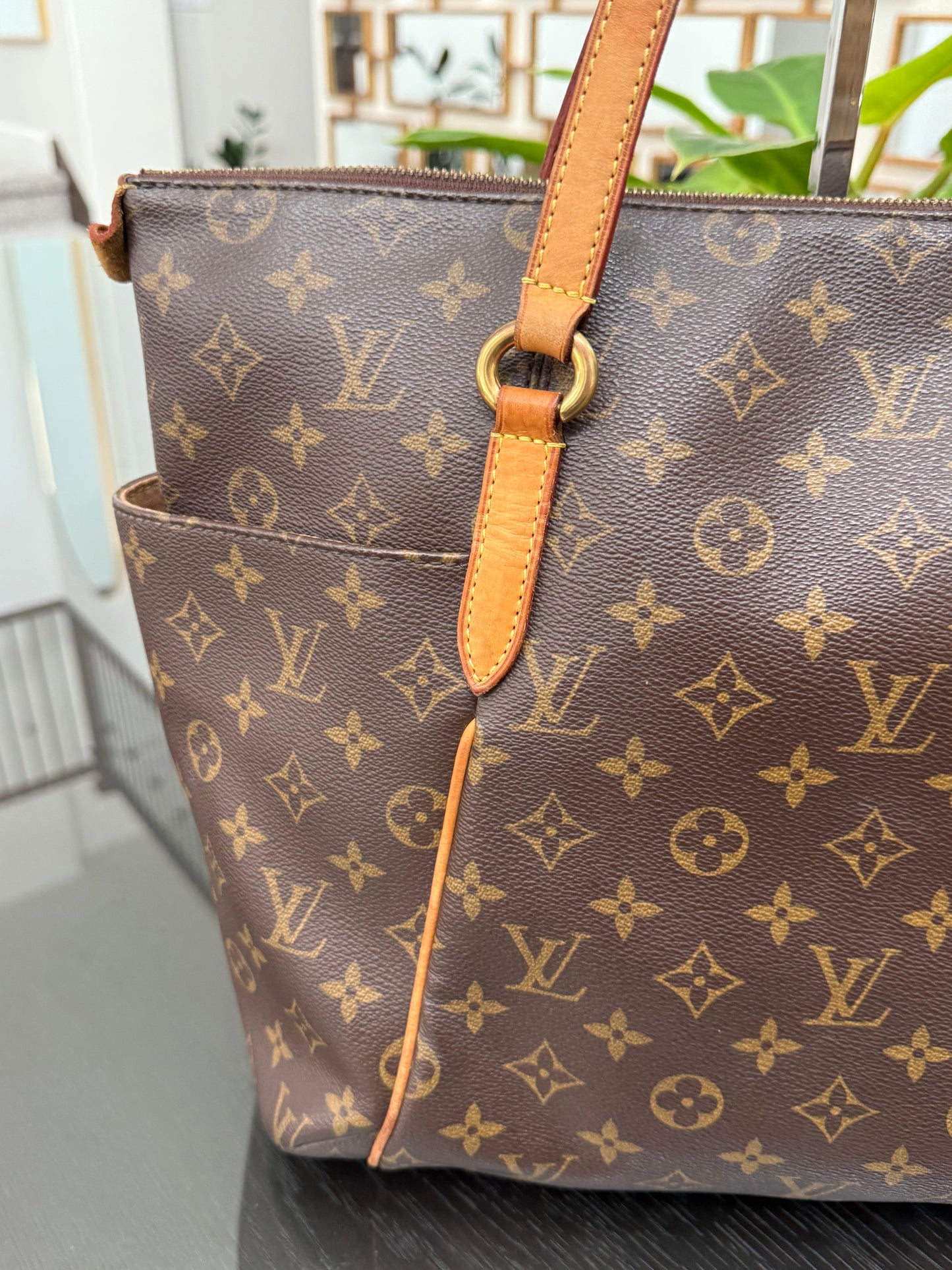 Totally MM with Dustbag and Insert Organizer -Year: 2010