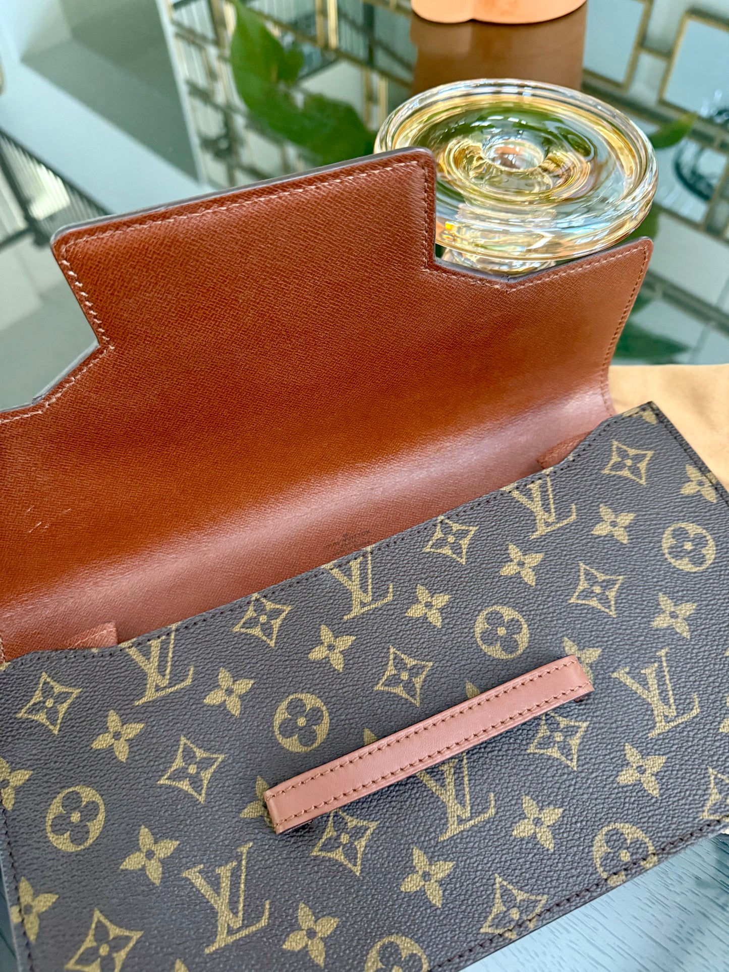 Chaillot Clutch w/ Dustbag 🗓️ Year: 1987