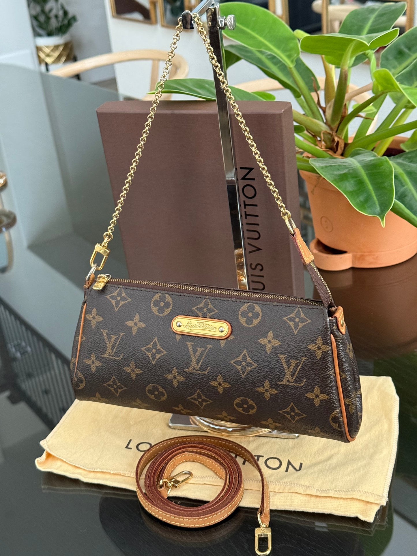 🌻Eva Clutch with Box and Dustbag🌻🗓️ Year: 2012