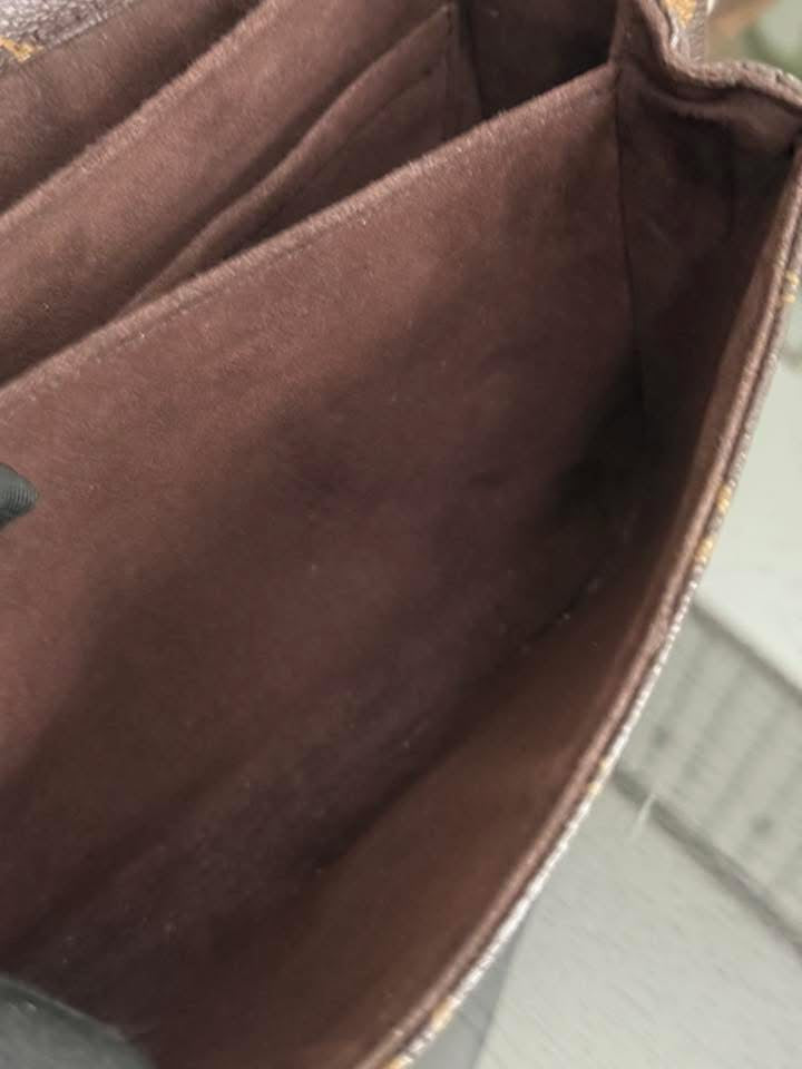 Blois Crossbody -๐๏ธ Year: 1997