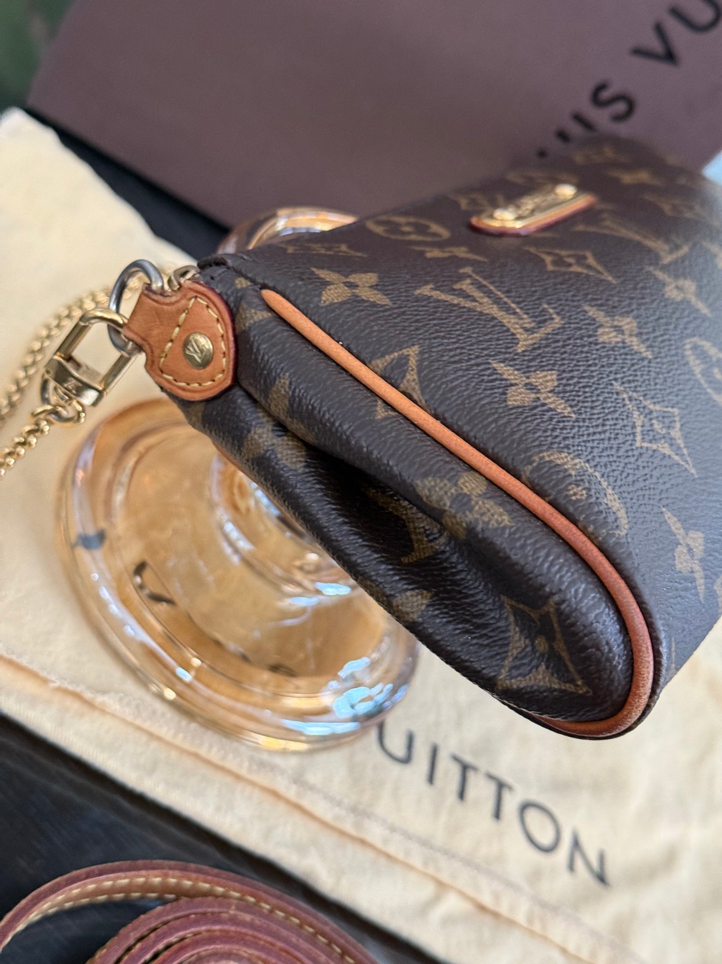 🌻Eva Clutch with Box and Dustbag🌻🗓️ Year: 2012