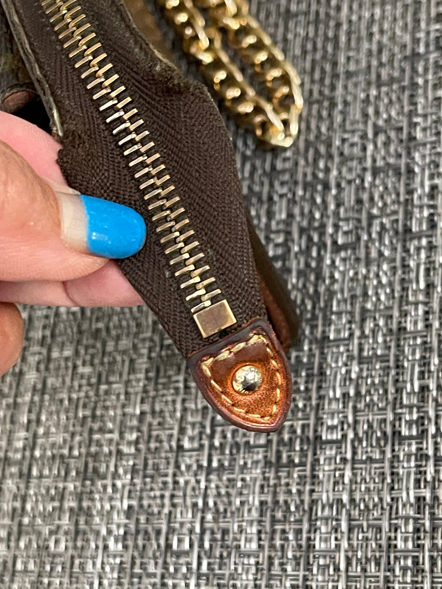 Monogram Astrid Wallet w/ generic wrist strap - ๐
Year: 2008