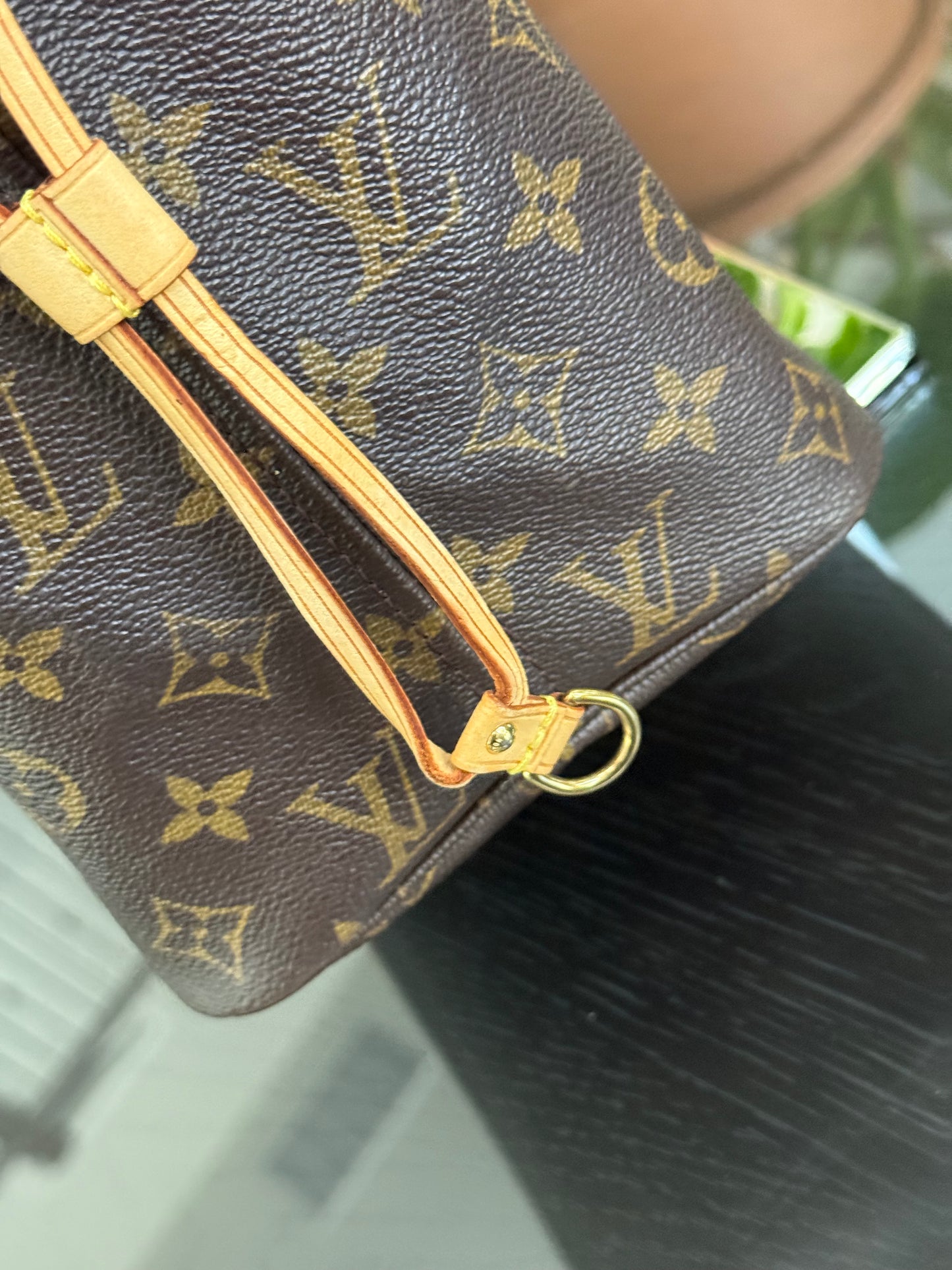 Neverfull MM in Monogram with Dustbag 🗓️ Year: 2007