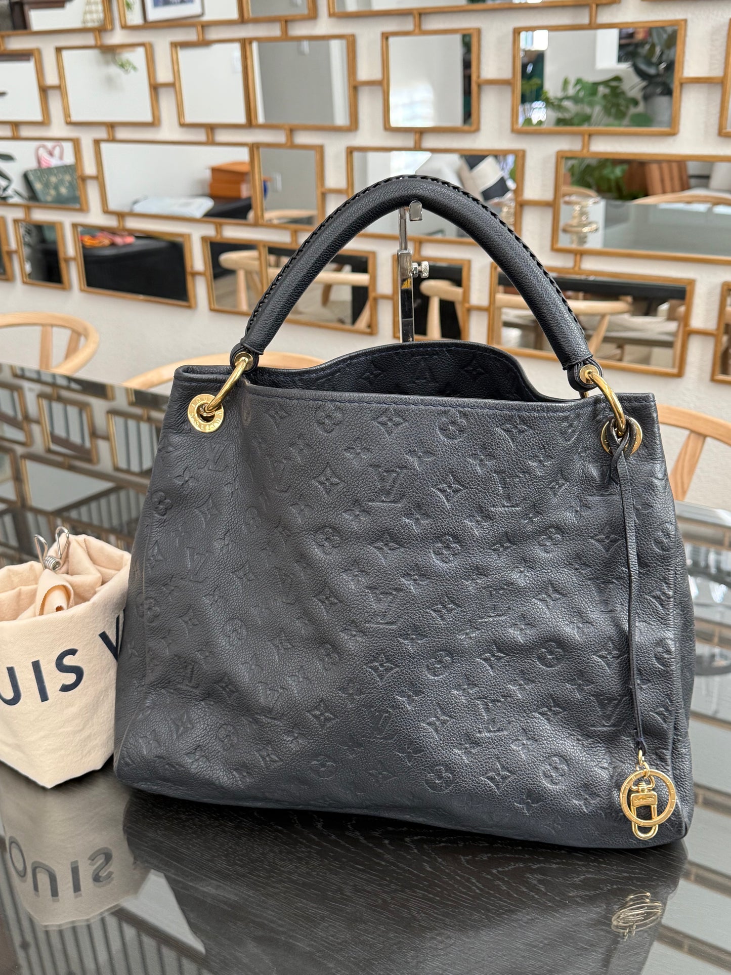 Artsy MM Empriente (Black/Dark Blue) with Dustbag and Insert Organizer - ๐
Year: 2011