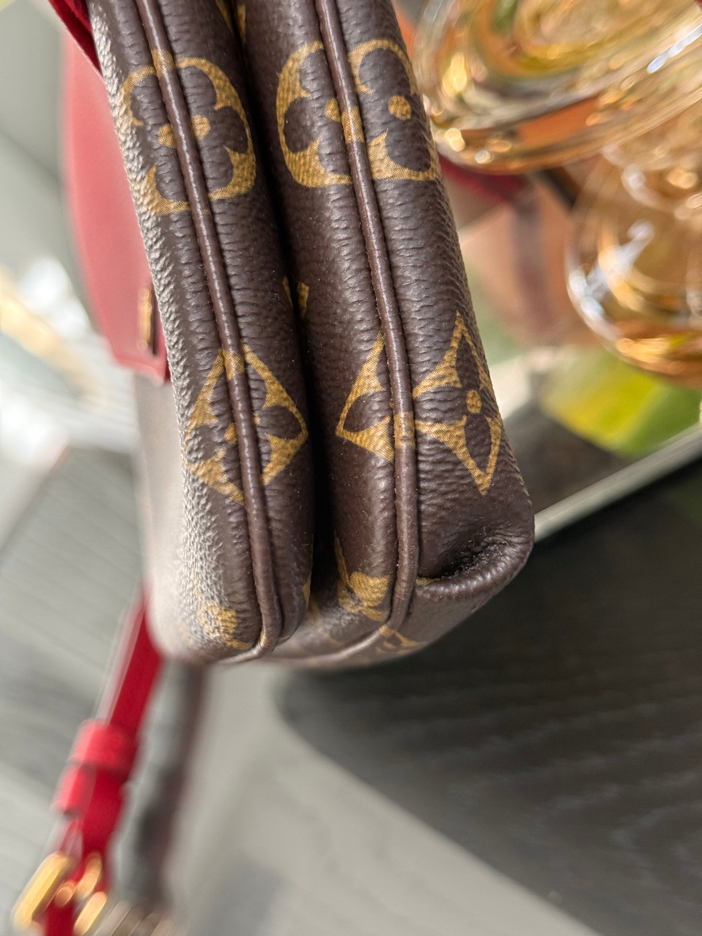 Twice Pochette in Cerise Red with Dustbag -π
Year: 2015