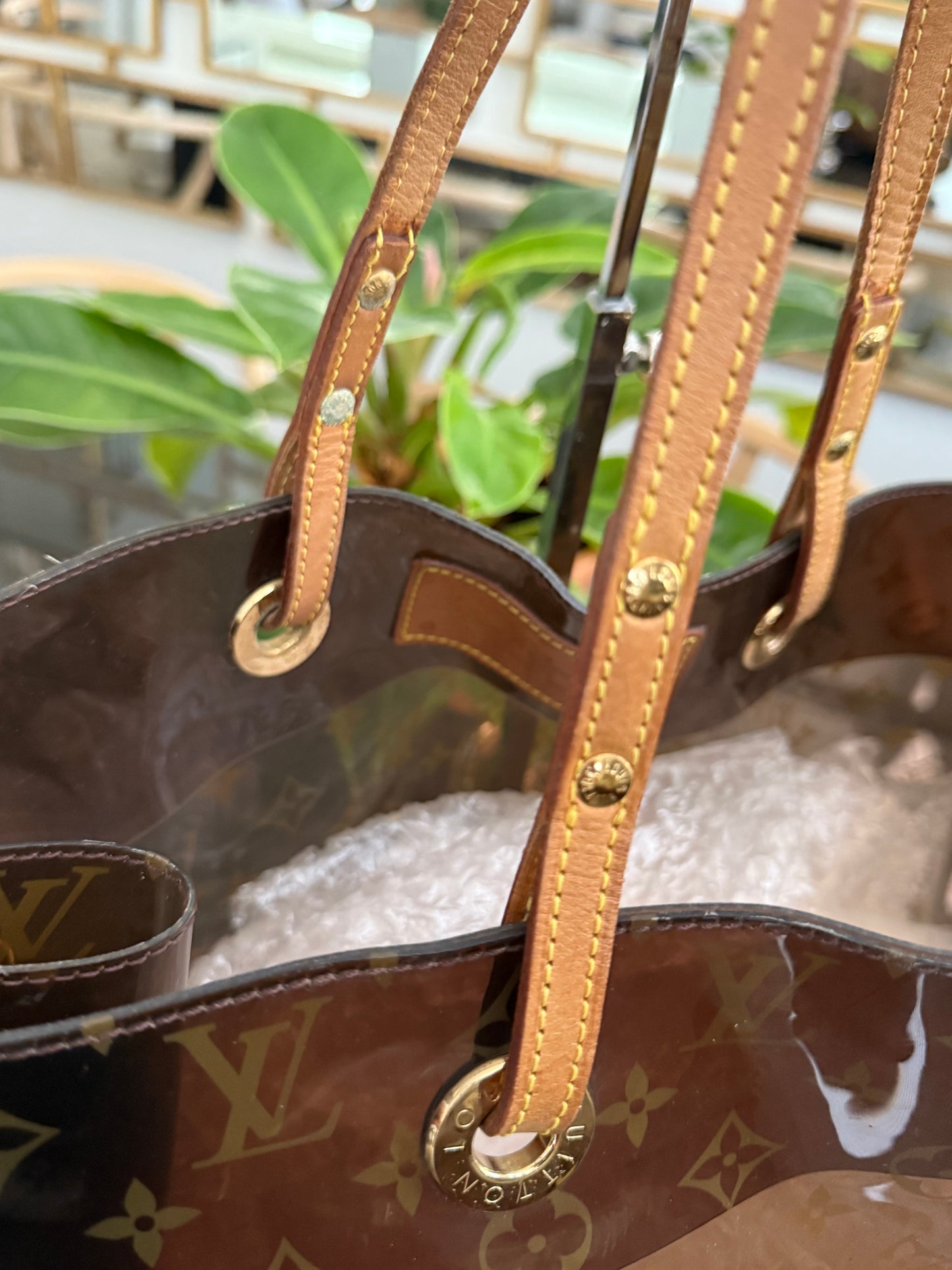 Clear Monogram Vinyl Cabas Cruise GM Tote- ๐
Year: 2000