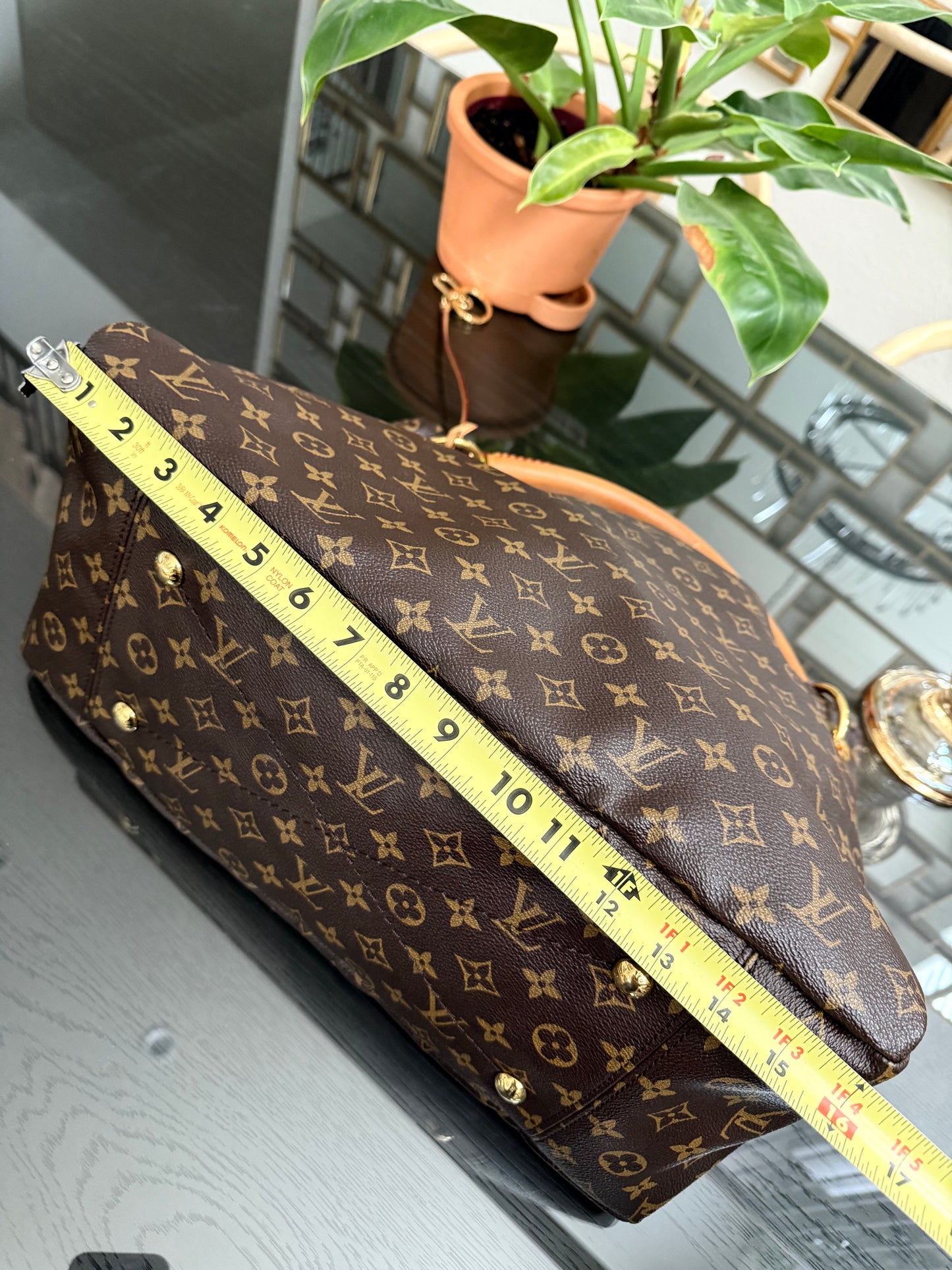 Artsy MM with Dustbag, Insert Organizer and Non branded Scarf - 📅 Year: 2010