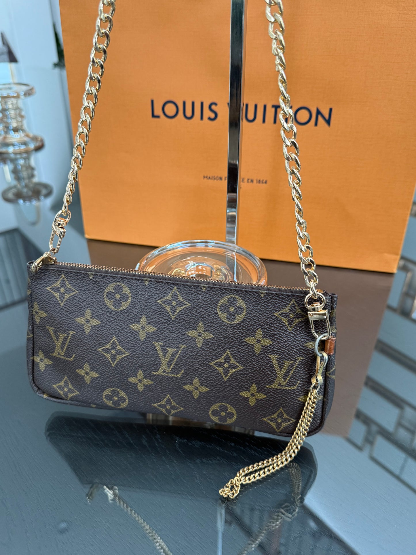 Sac Shopping Pouch with Generic Gold Strap