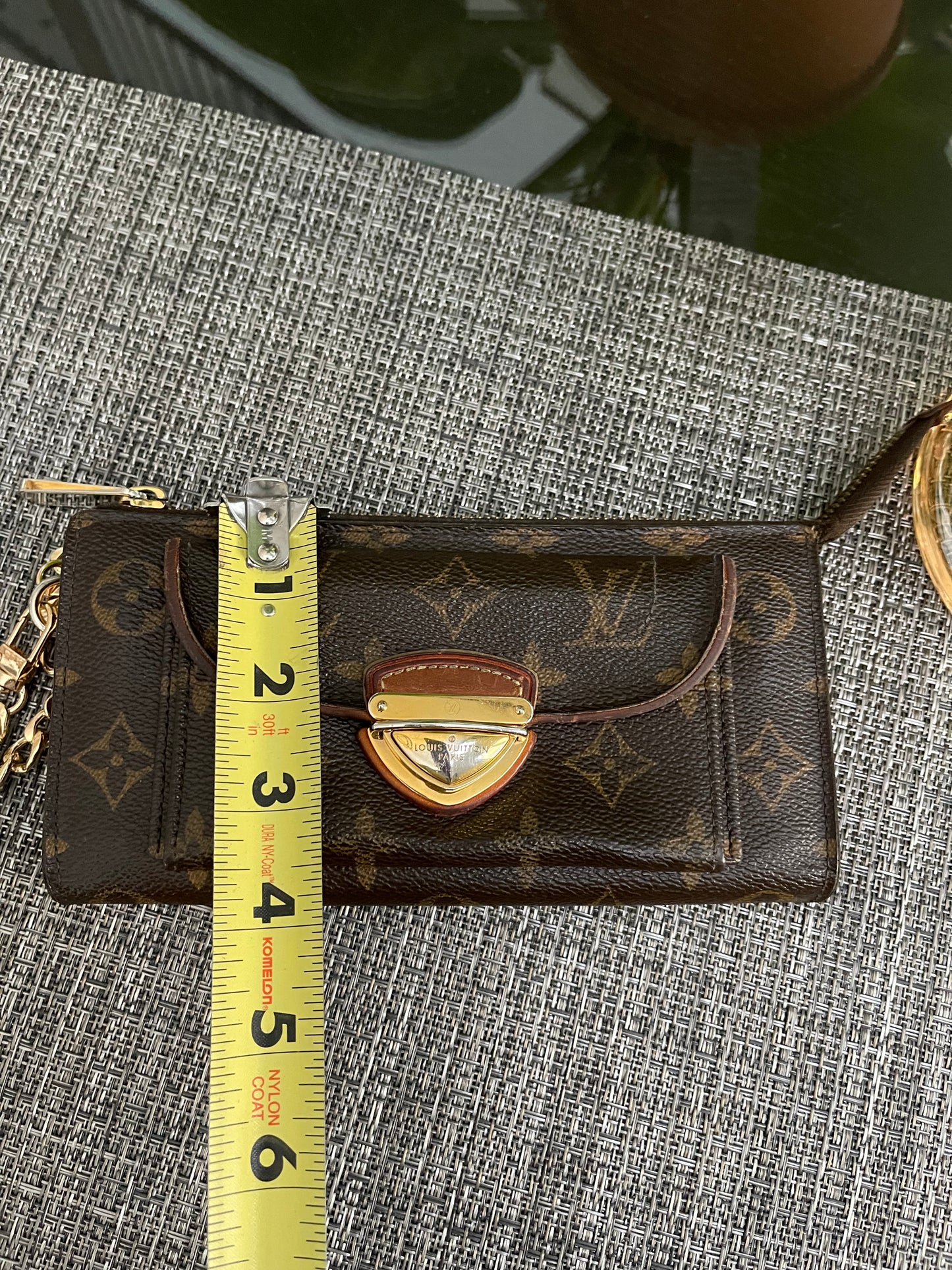 Monogram Astrid Wallet w/ generic wrist strap - ๐
Year: 2008